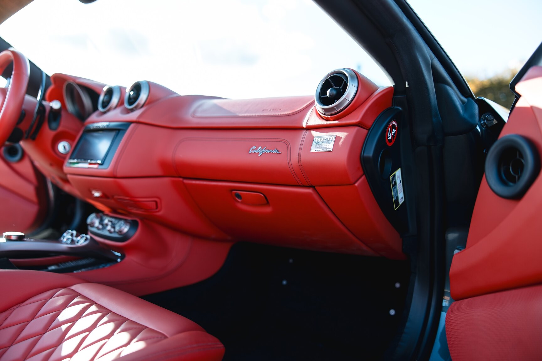 Interior image of 2011 Ferrari California 
