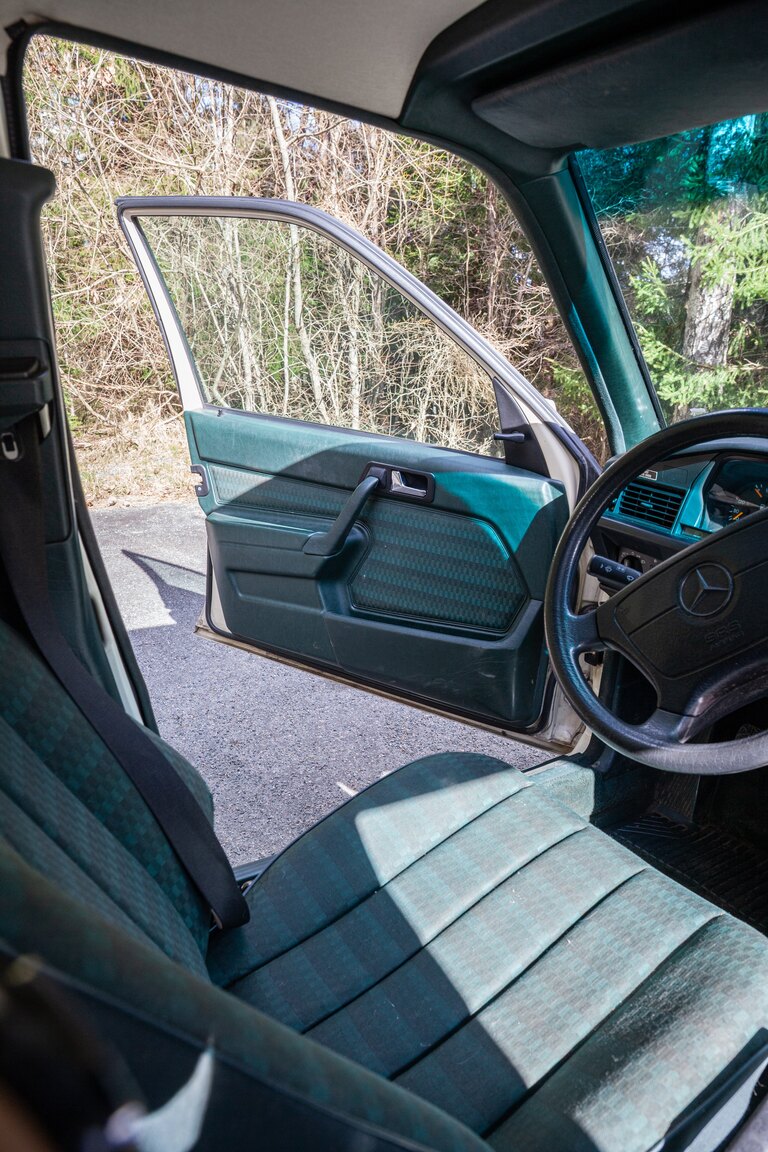 Interiörbild 1993 Mercedes-Benz 190 E 2.0