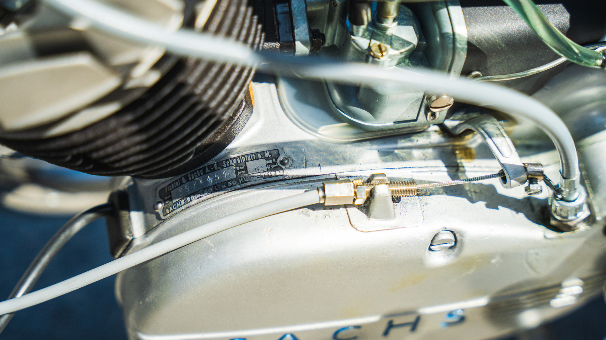 Image of Crescent Compact 1248 mechanics (4)