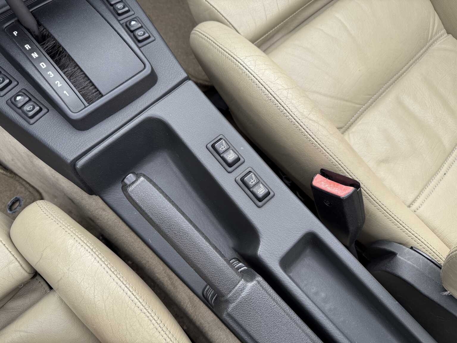 Interior image of 1987 BMW 325i Convertible