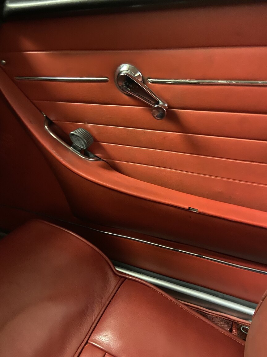 Interior image of 1968 Volvo P1800 S