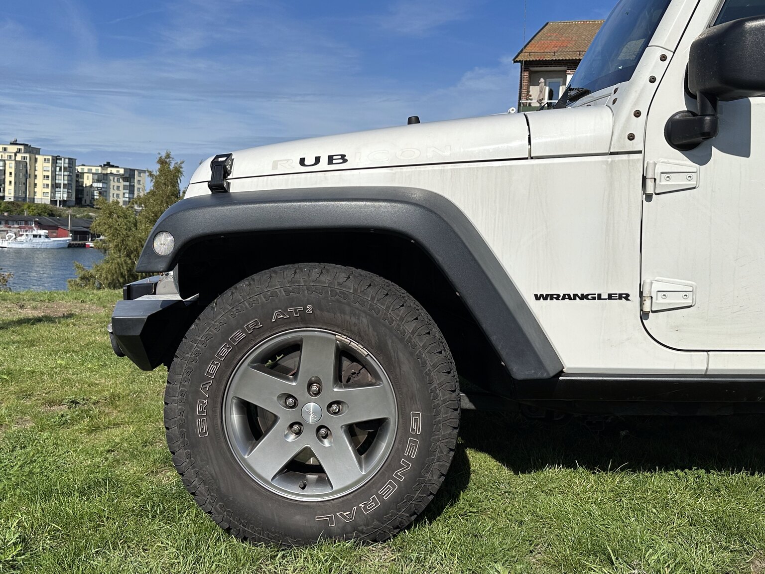 Exterior image of 2010 Jeep Wrangler Rubicon (6)