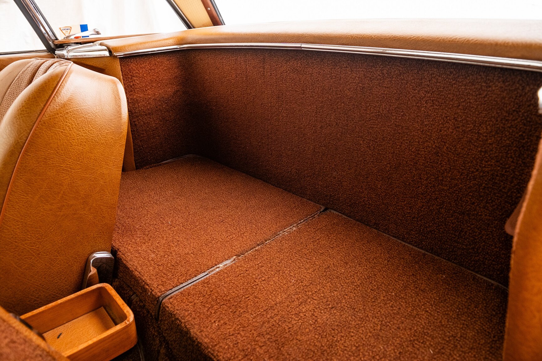 Innenraumfoto von 1968 Mercedes-Benz 280 SL Pagoda (35)