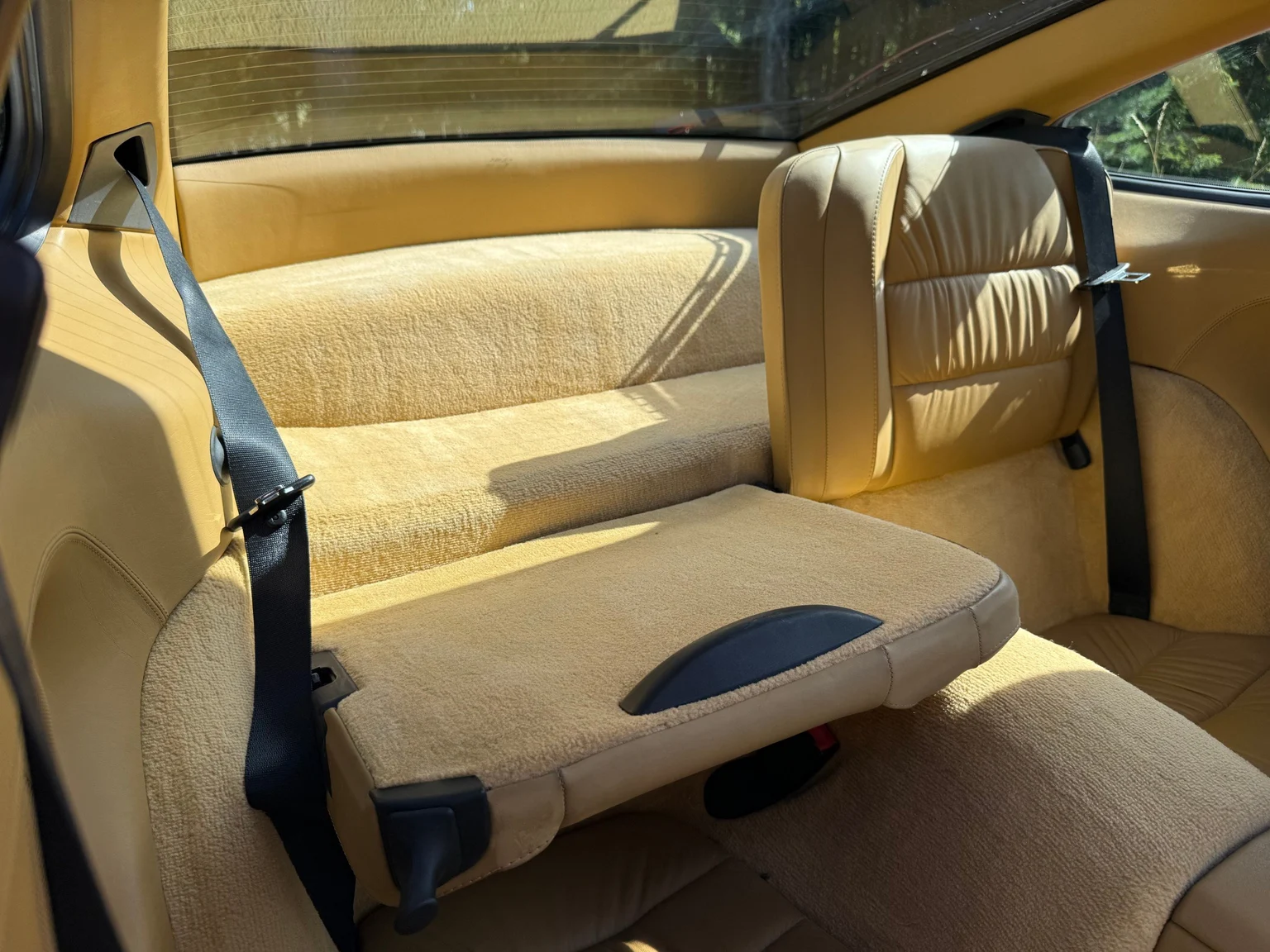 Interior image of 1998 Porsche 911 Carrera (52)