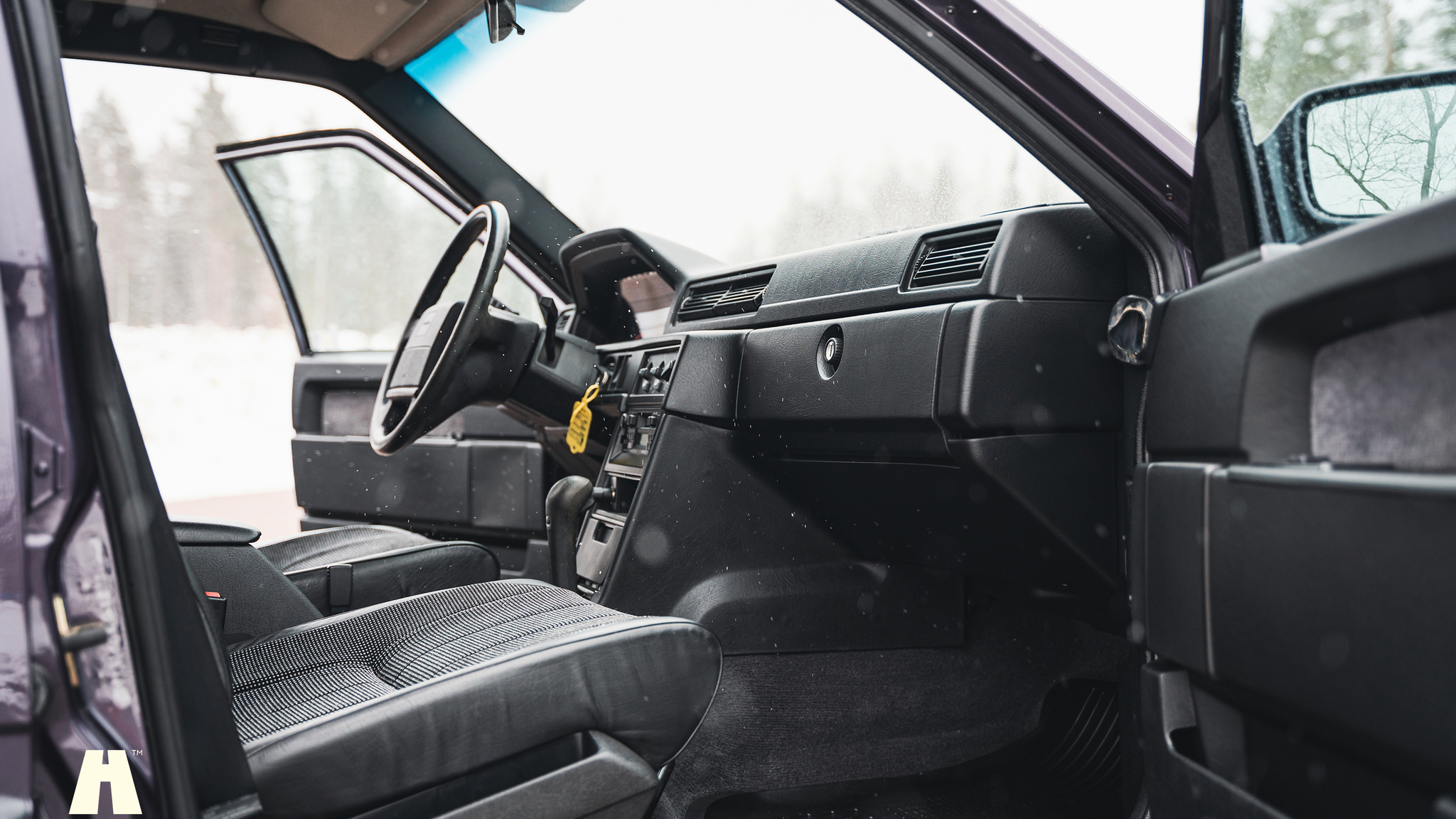 Interior image of 1995 Volvo 940 SE