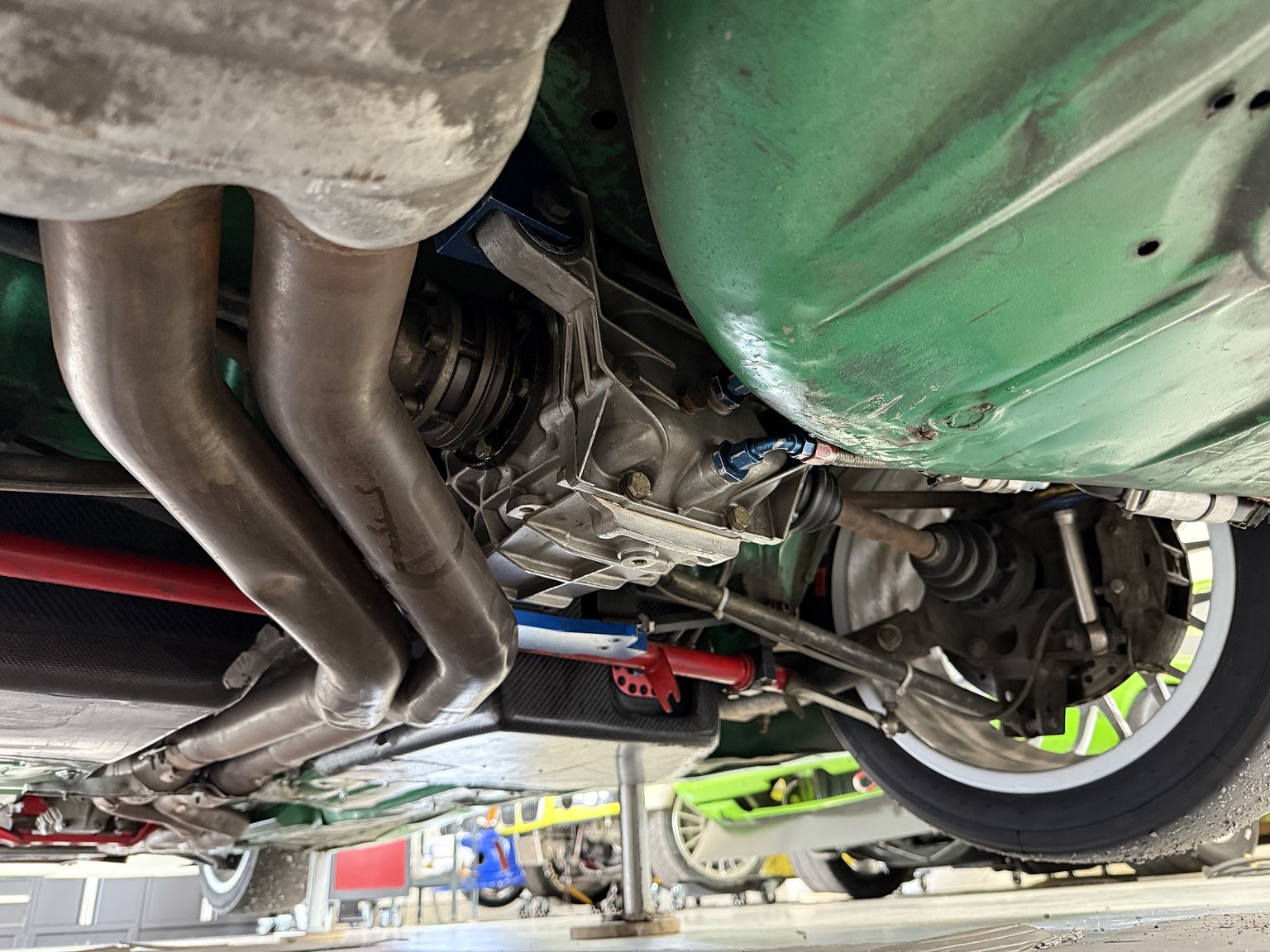 Image of 1993 BMW E36 Super Touring mechanics