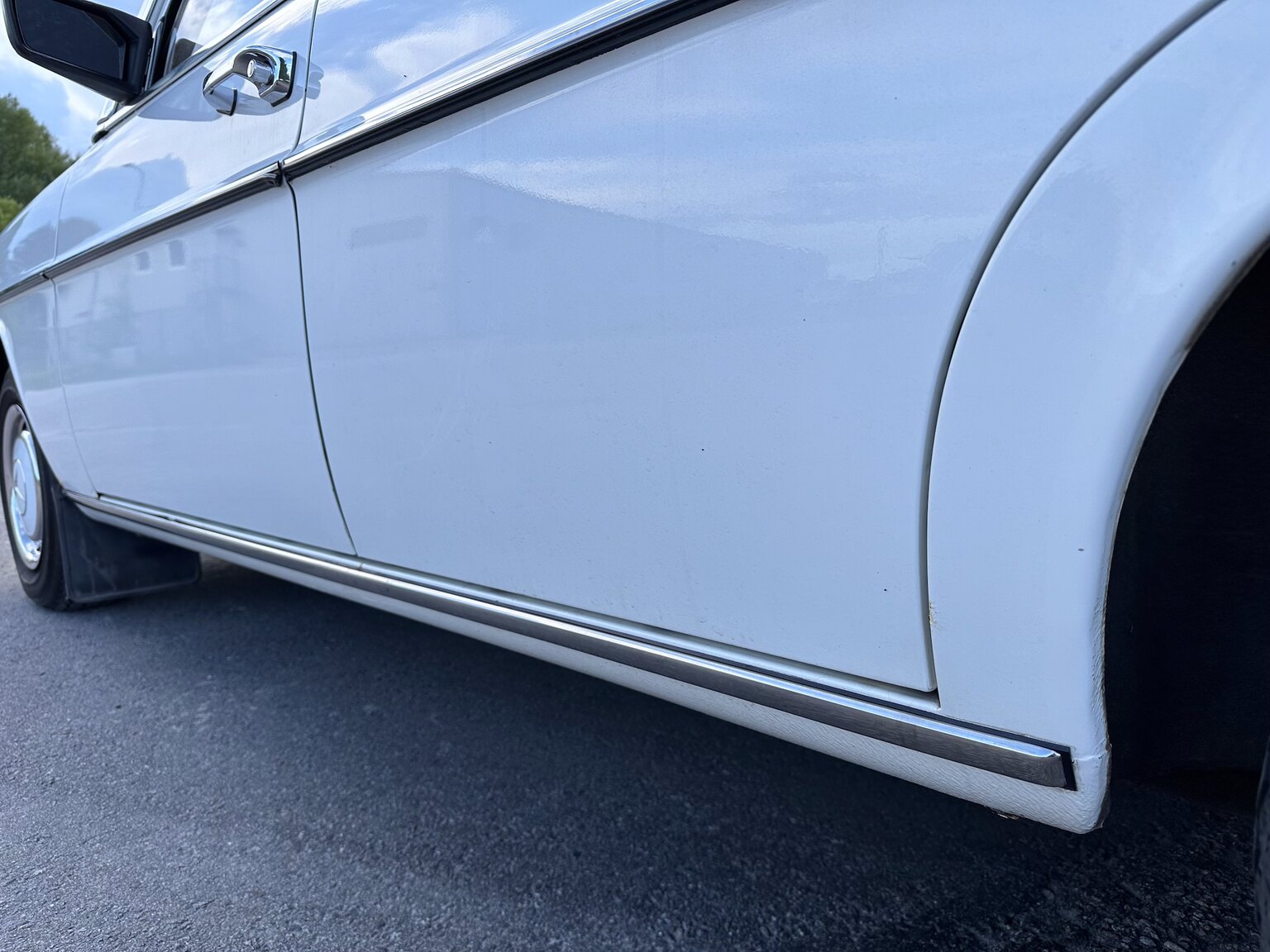 Aussenfoto 1975 Mercedes Benz 200