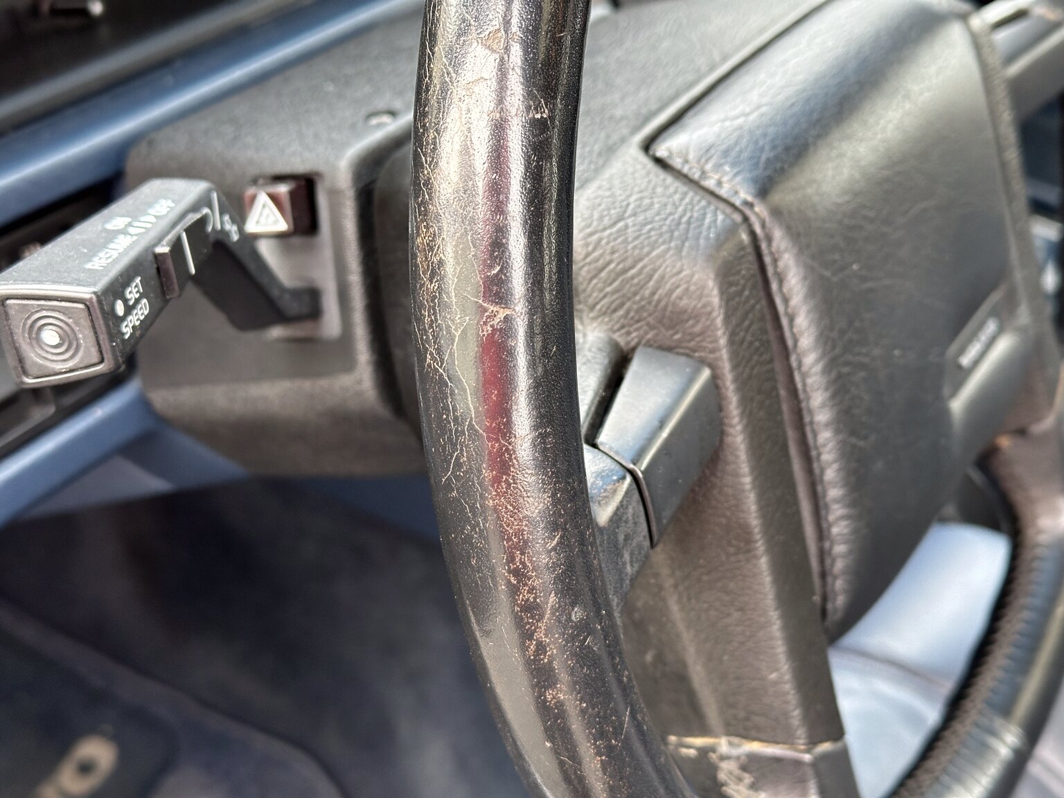 Interiörbild 1988 Volvo 780 Bertone Coupé