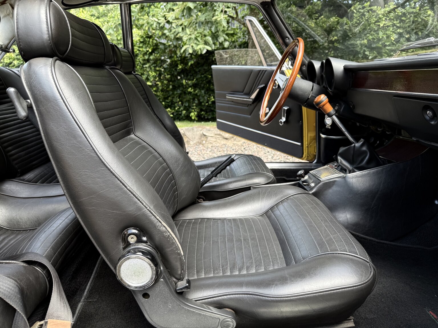 Interior image of 1974 Alfa Romeo GT 1600 Junior