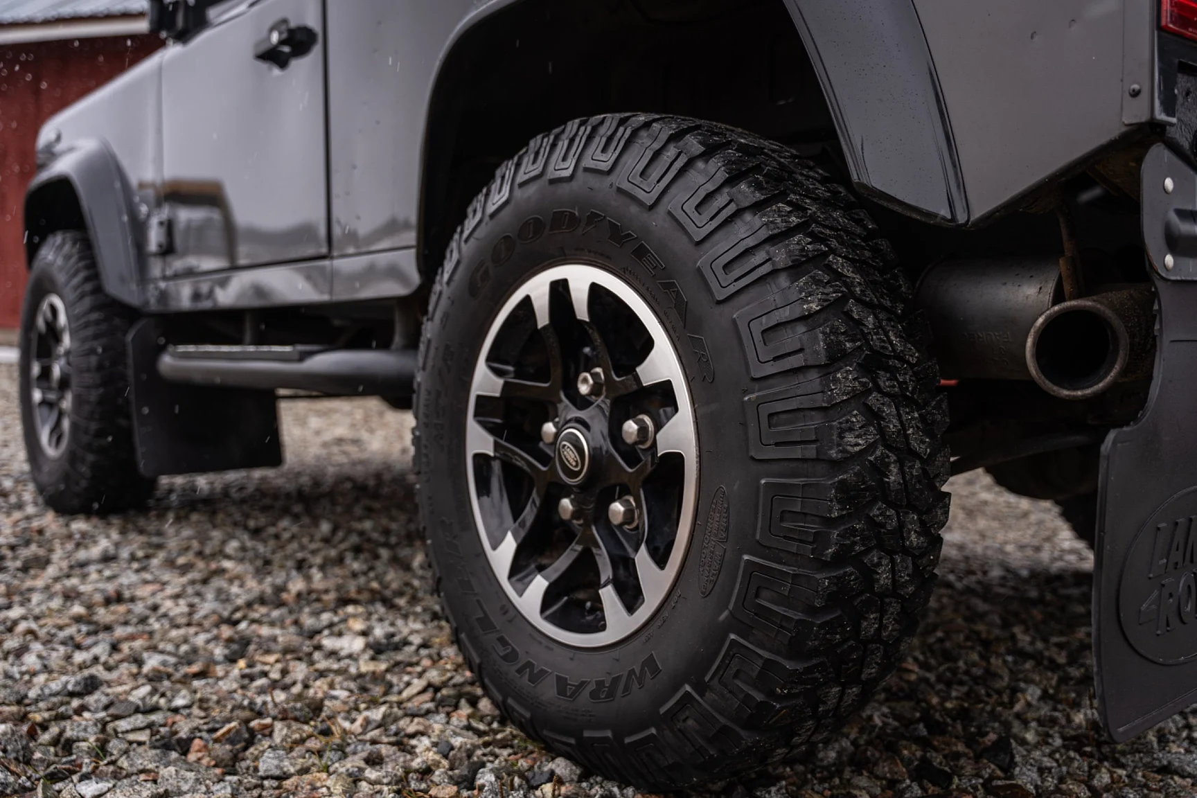 Exterior image of 2015 Land Rover Defender 90 Special (34)