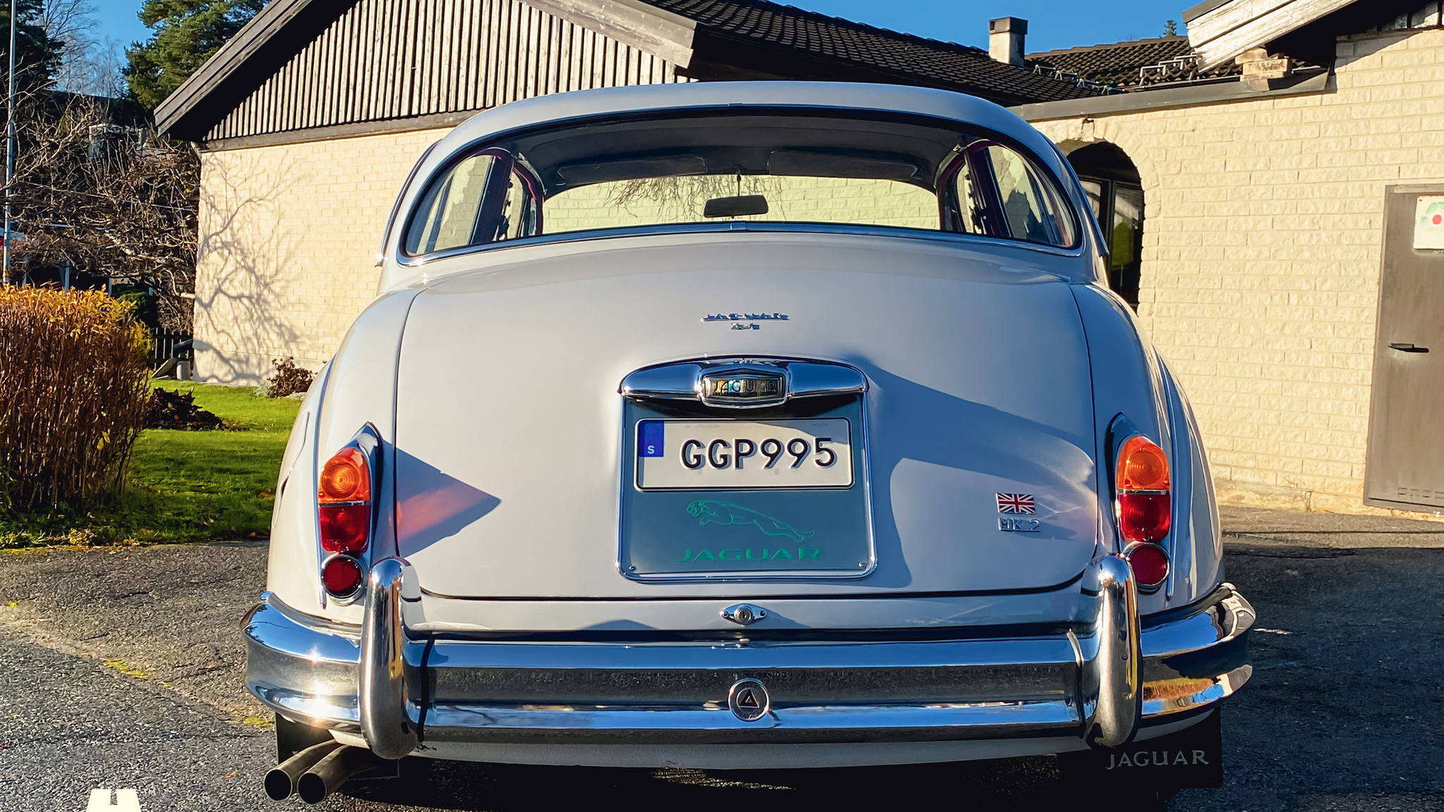 Exterior image of 1961 Jaguar Mark 2