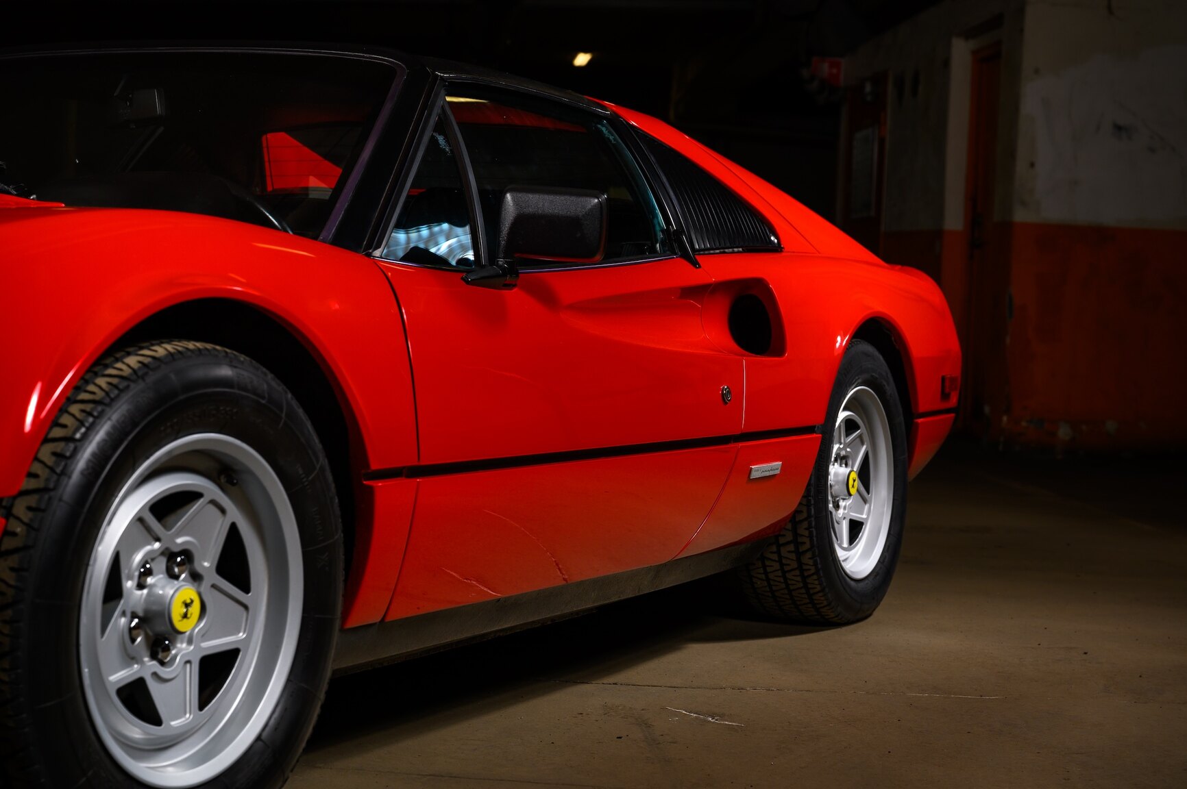 Exteriörbild på 1982 Ferrari 308 GTSI