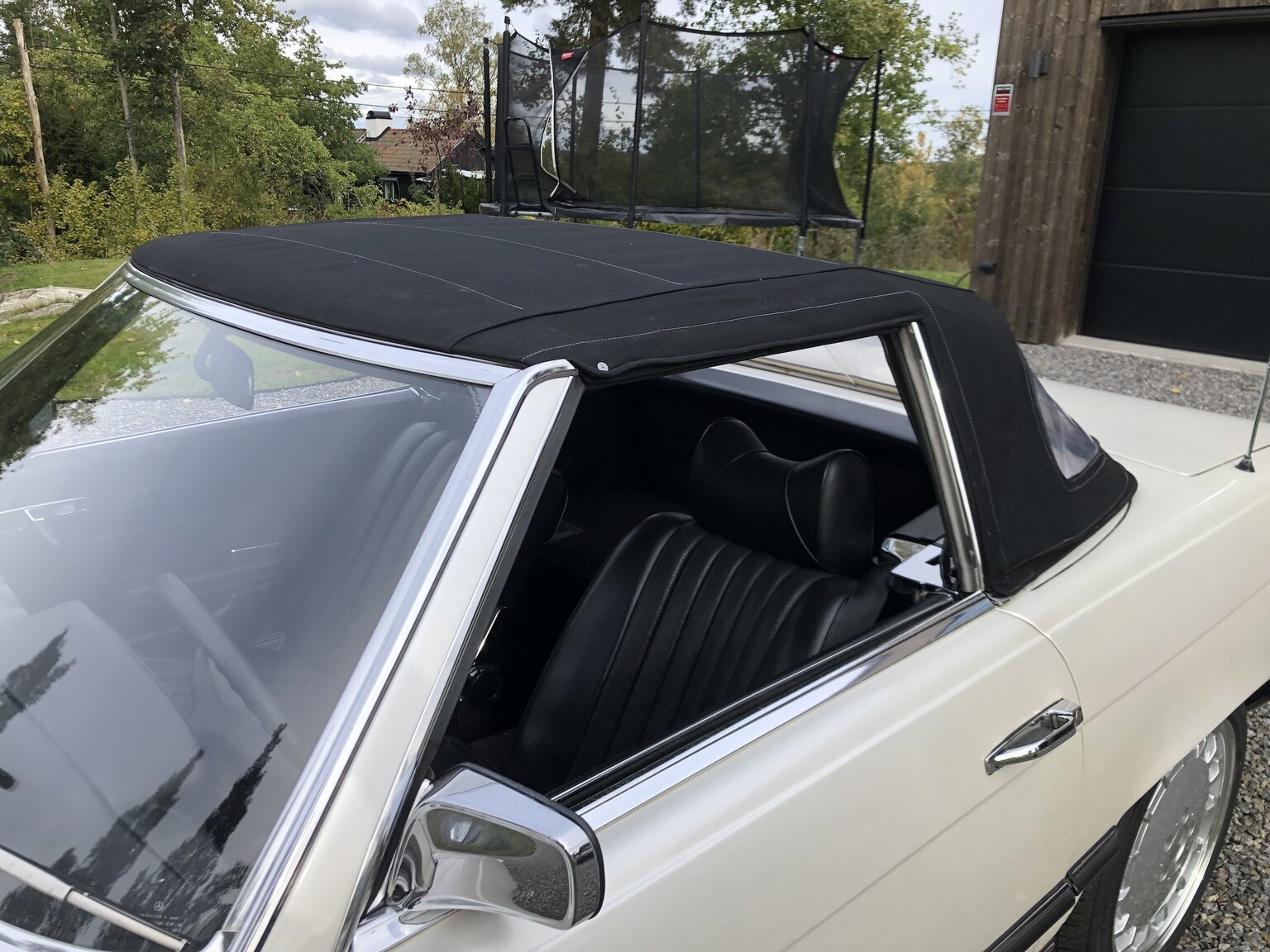 Exteriörbild på 1972 Mercedes-Benz 350 SL
