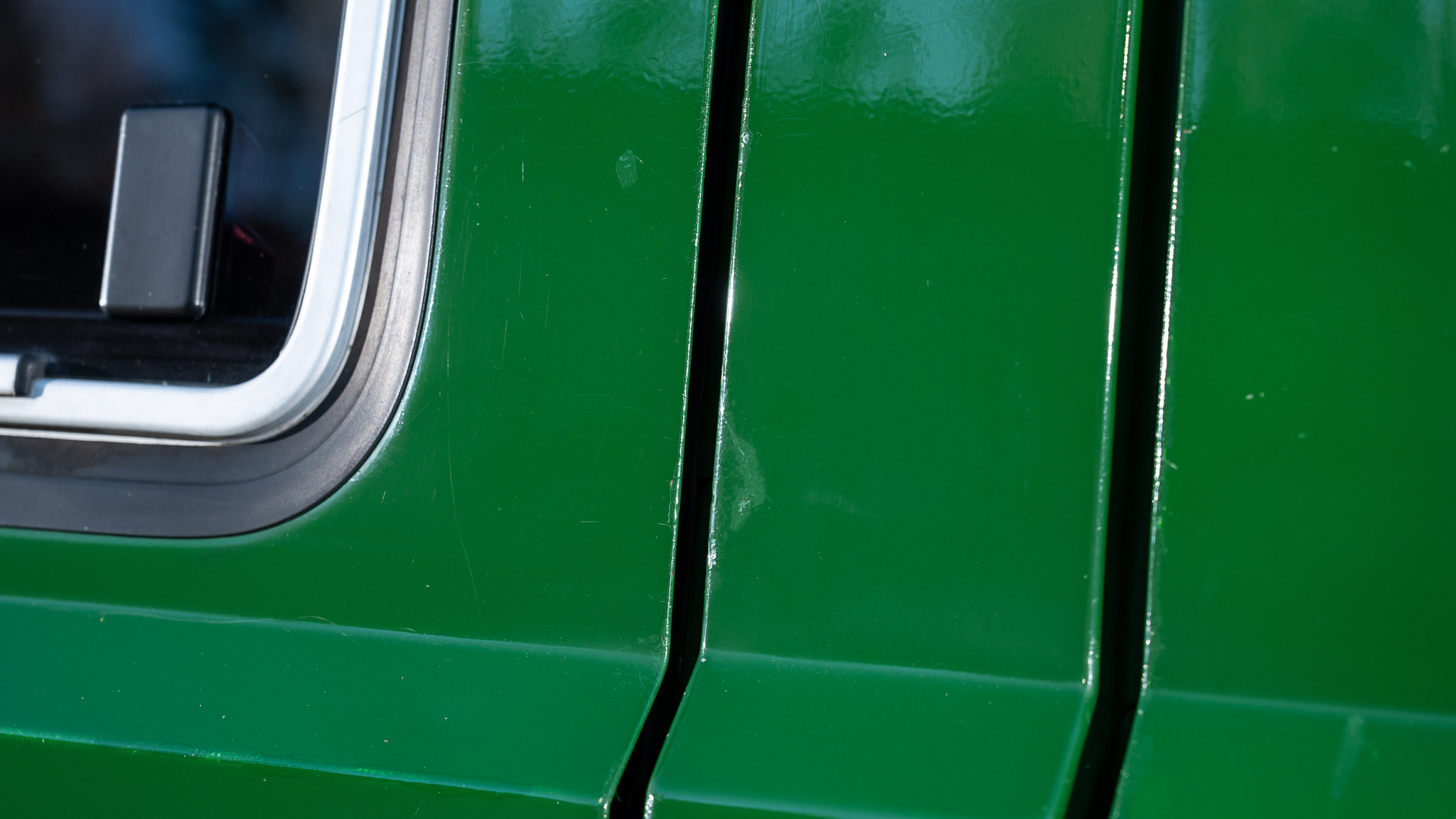 Exterior image of 1992 Volkswagen T3 Kombi Syncro 16" Westfalia