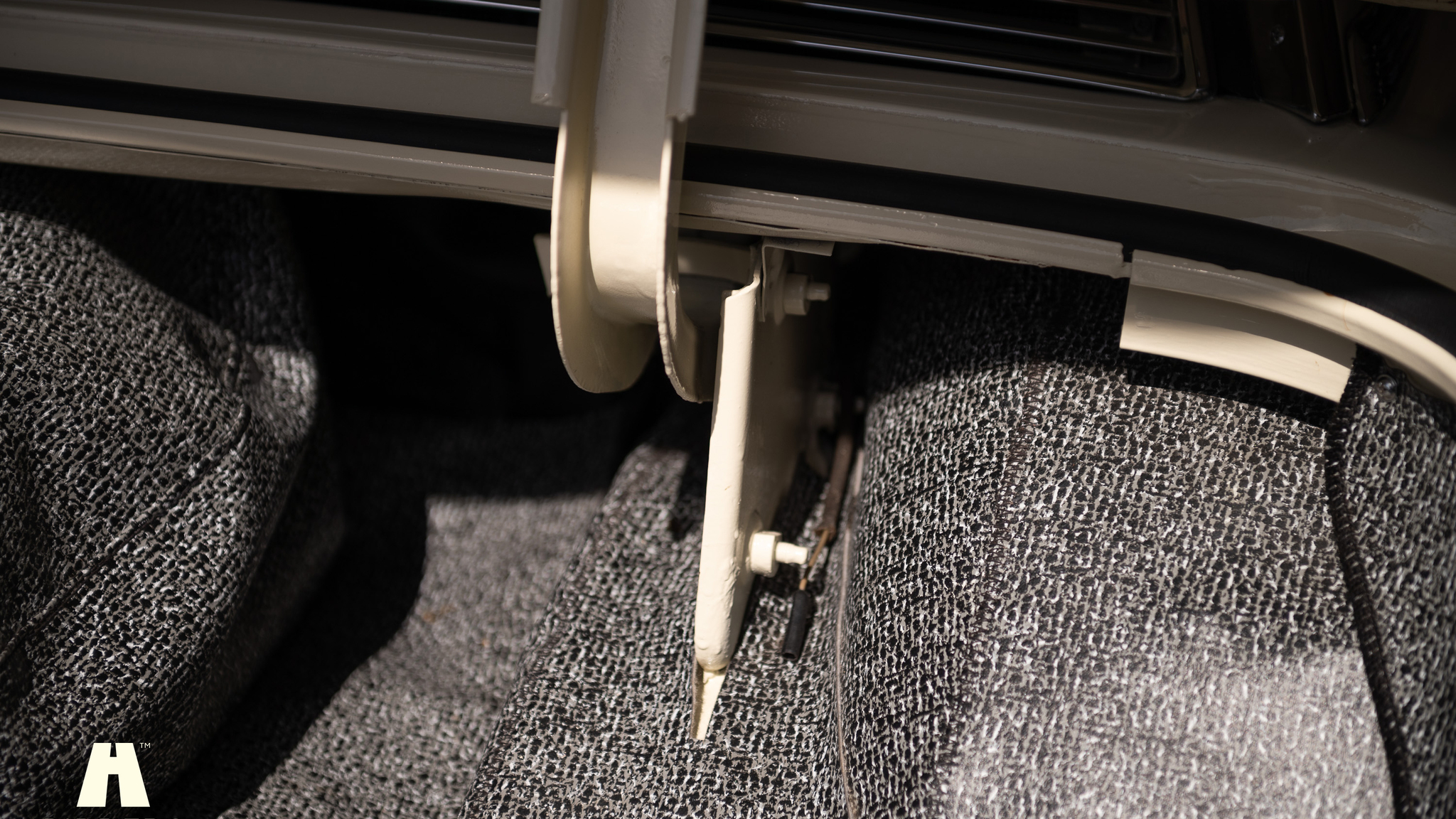 Interior image of 1964 Ford Thunderbird 6.4 HT (91)