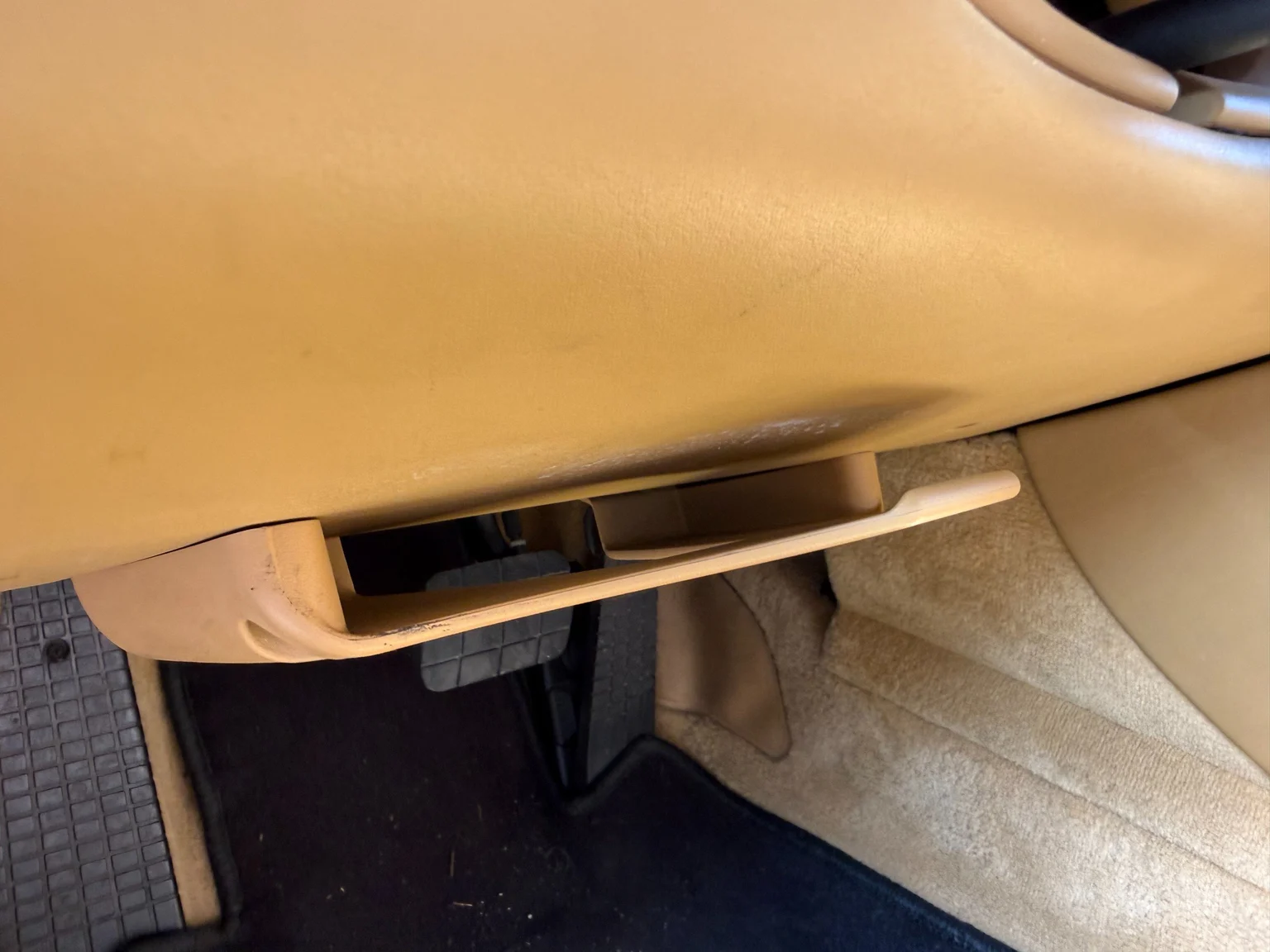 Innenraumfoto von 1998 Porsche 911 Carrera (11)