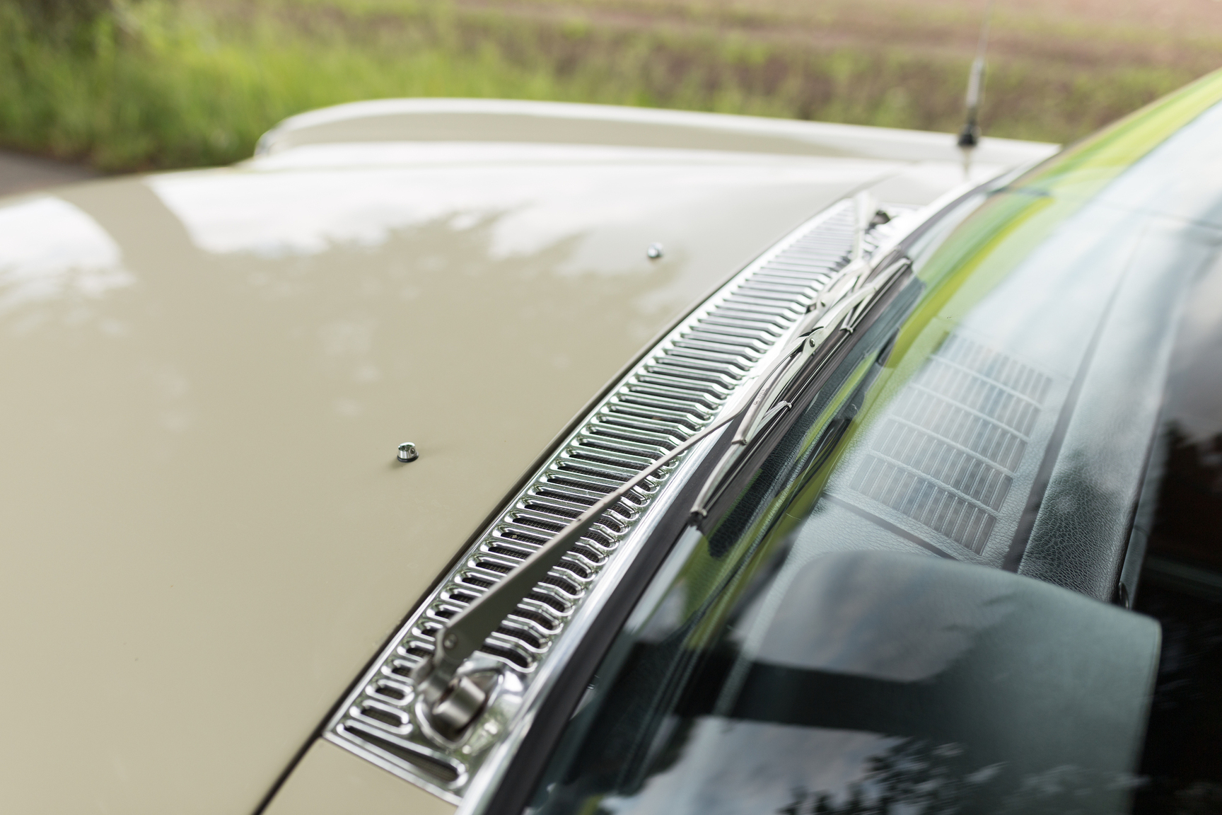 Aussenfoto 1971 Mercedes 250 C