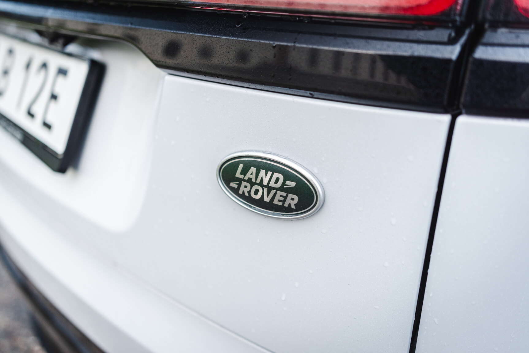 Exterior image of 2018 Range Rover Velar D300 AWD HSE