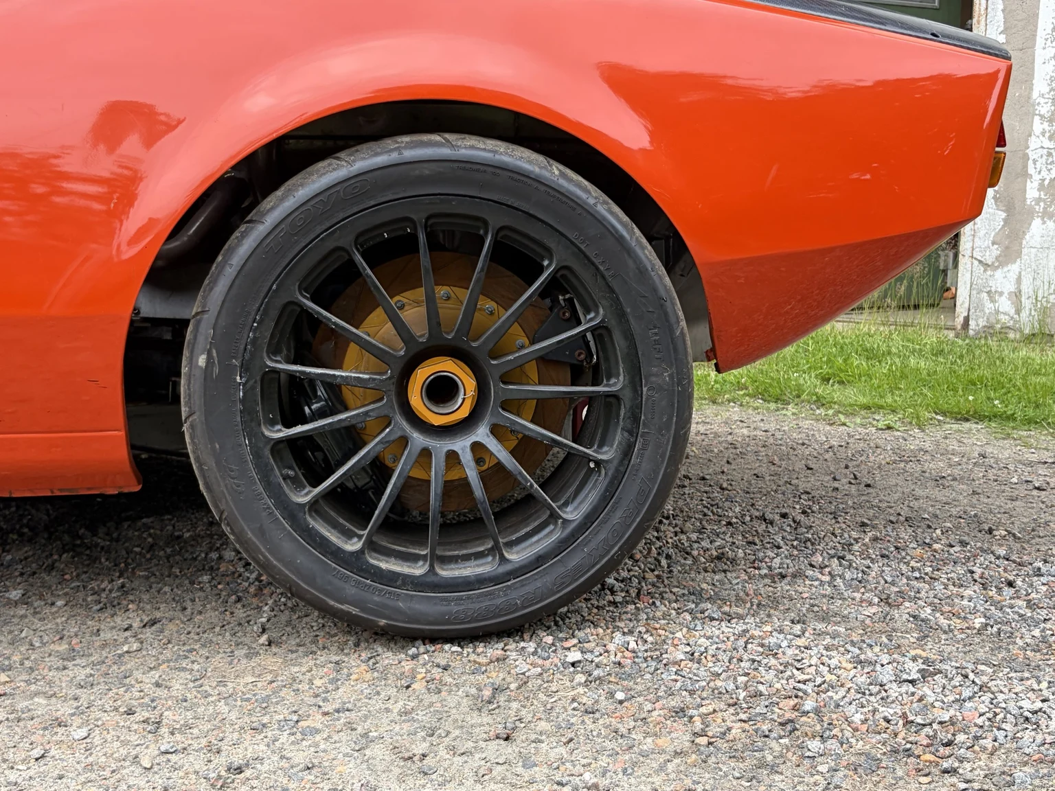 Exterior image of 1972 De Tomaso Pantera LS Restomod (31)