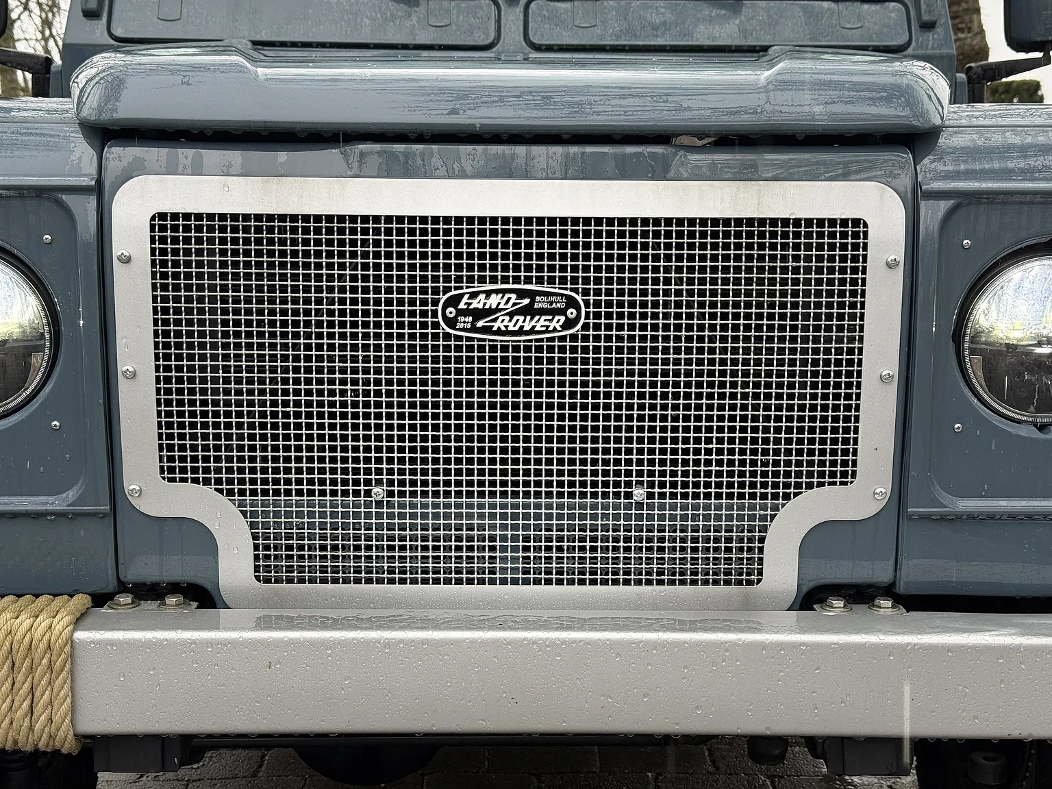 Exterior image of 2000 Land Rover Defender 110 C (25)