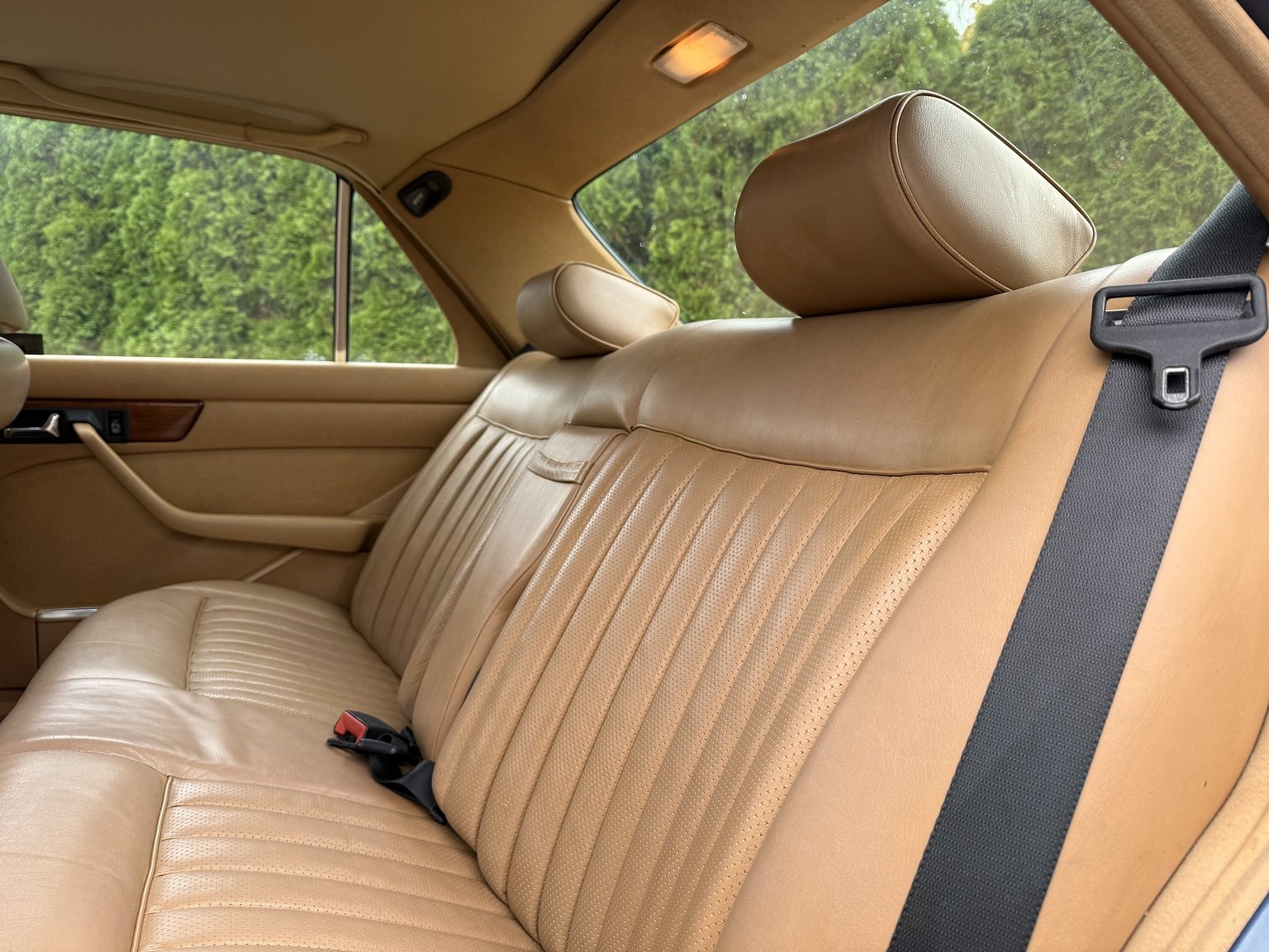 Interiörbild 1987 Mercedes-Benz 300 SE