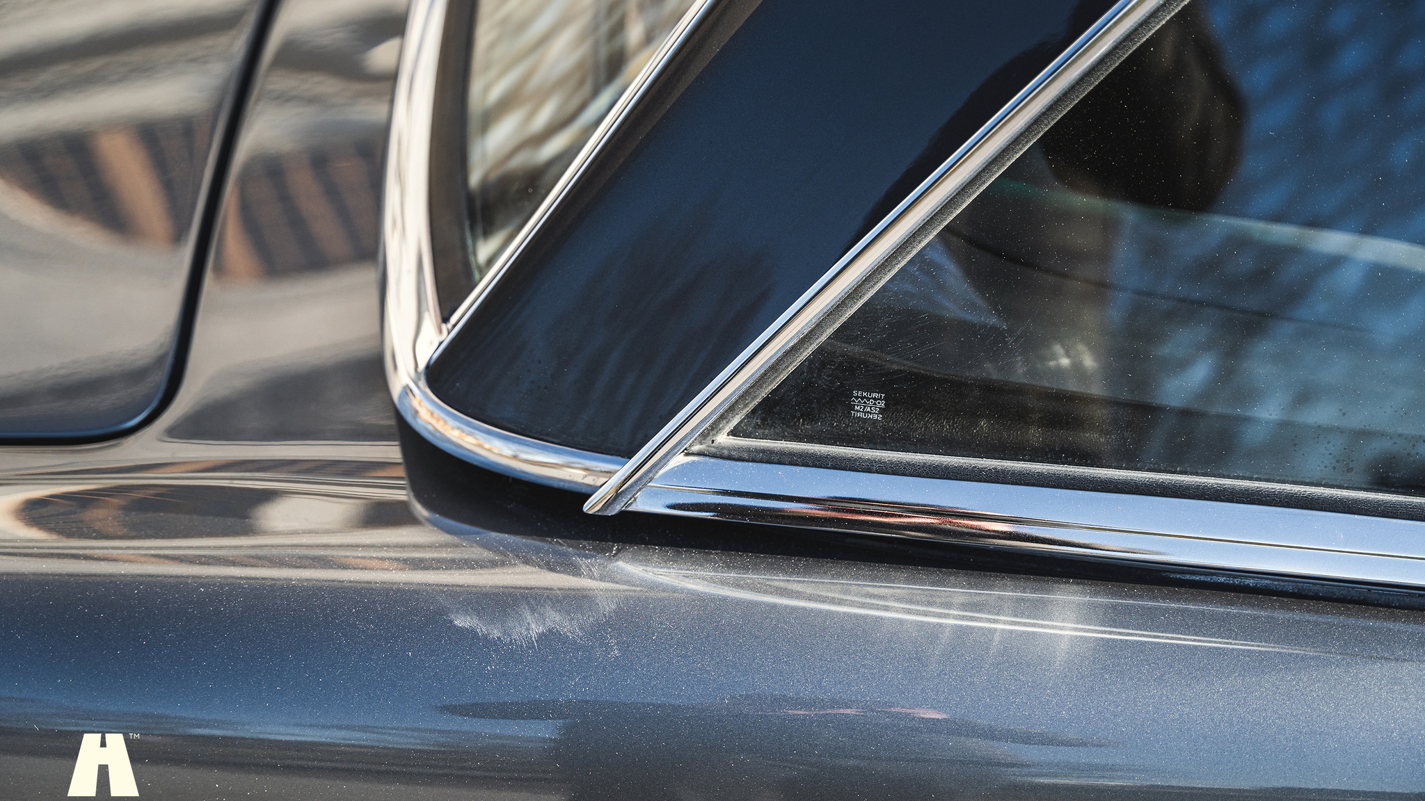 Exterior image of 1970 Mercedes 280 SL Pagoda (74)