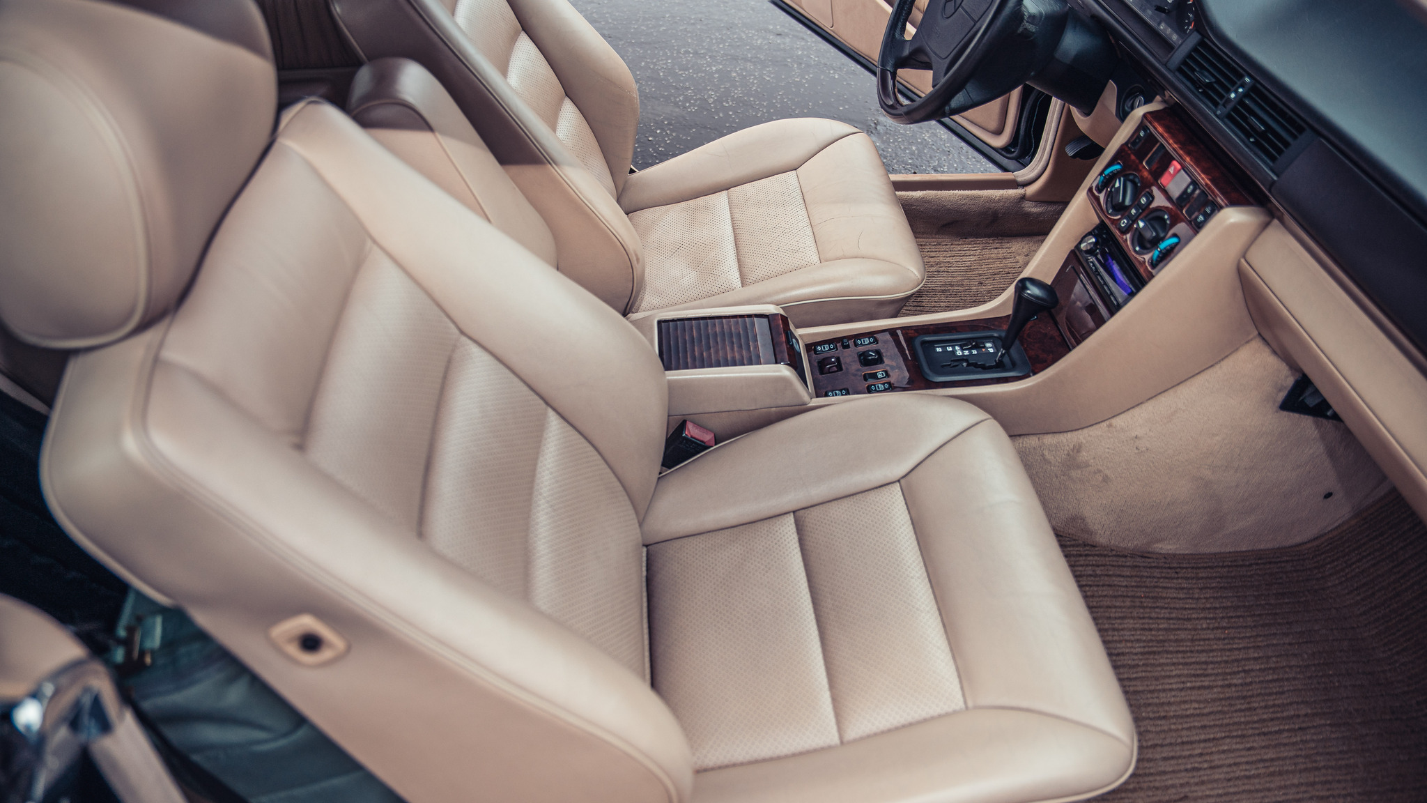 Interiörbild 1995 Mercedes Benz E320 Cabriolet (11)