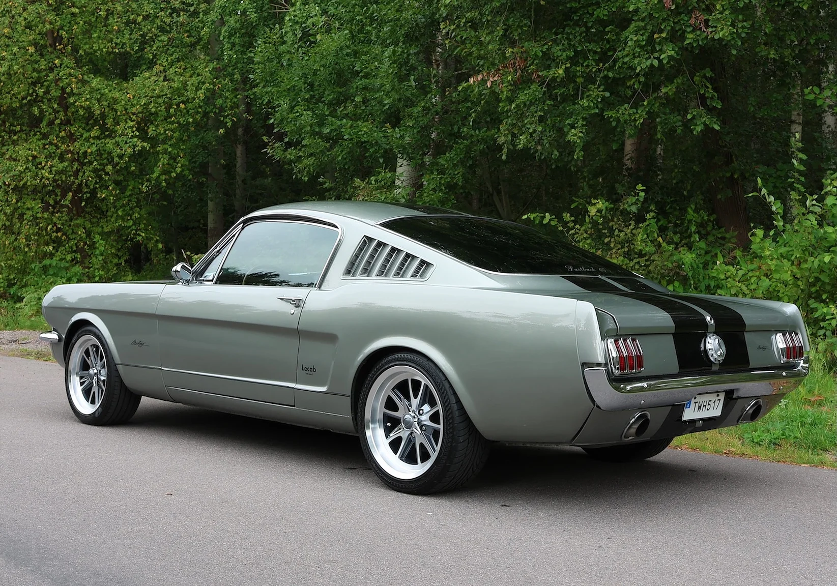 Exterior image of 1965 Ford Mustang Fastback Restomod (4)