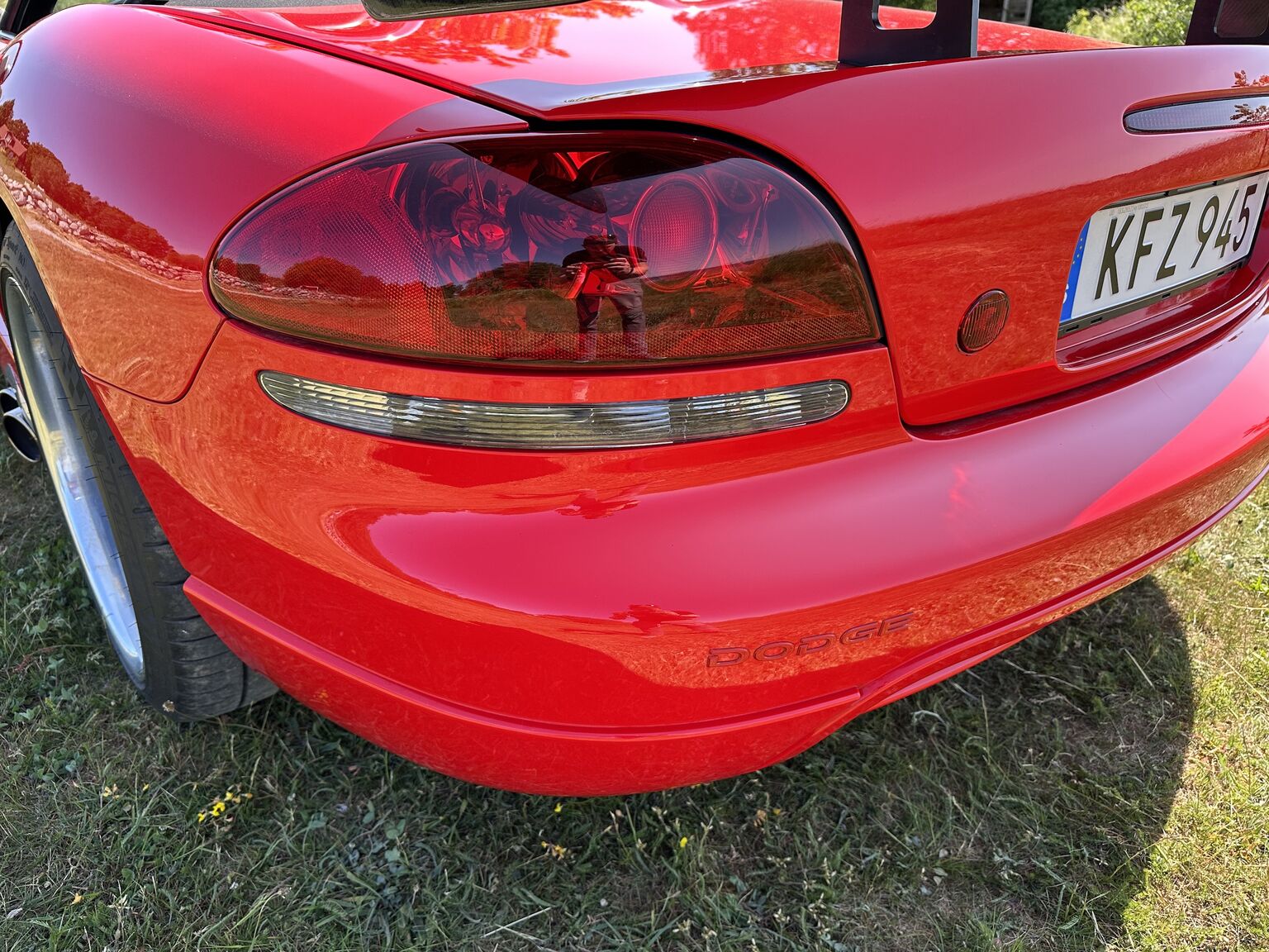 Exterior image of 2004 Dodge Viper SRT-10 (66)