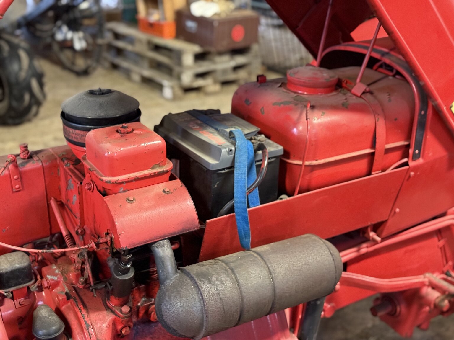 Image of 1960 Porsche Diesel Junior 108 mechanics