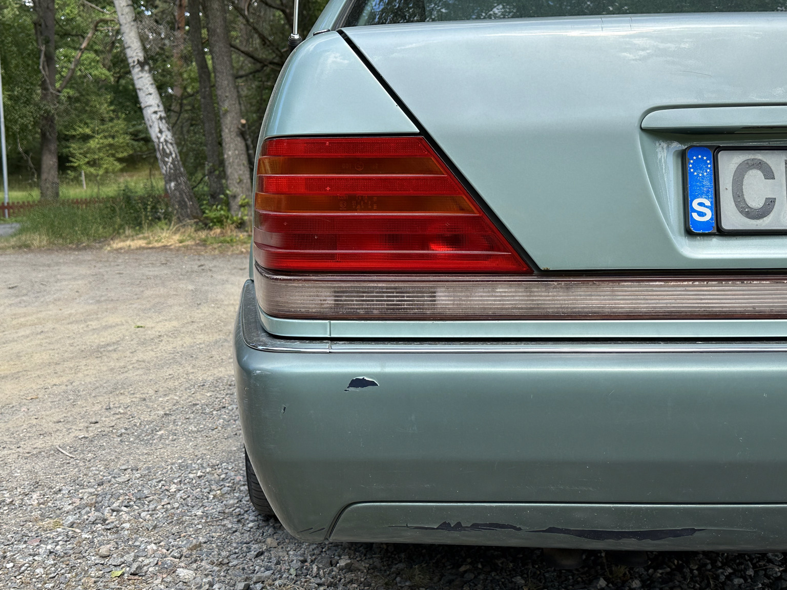 Exterior image of 1992 Mercedes 300 SE (40)