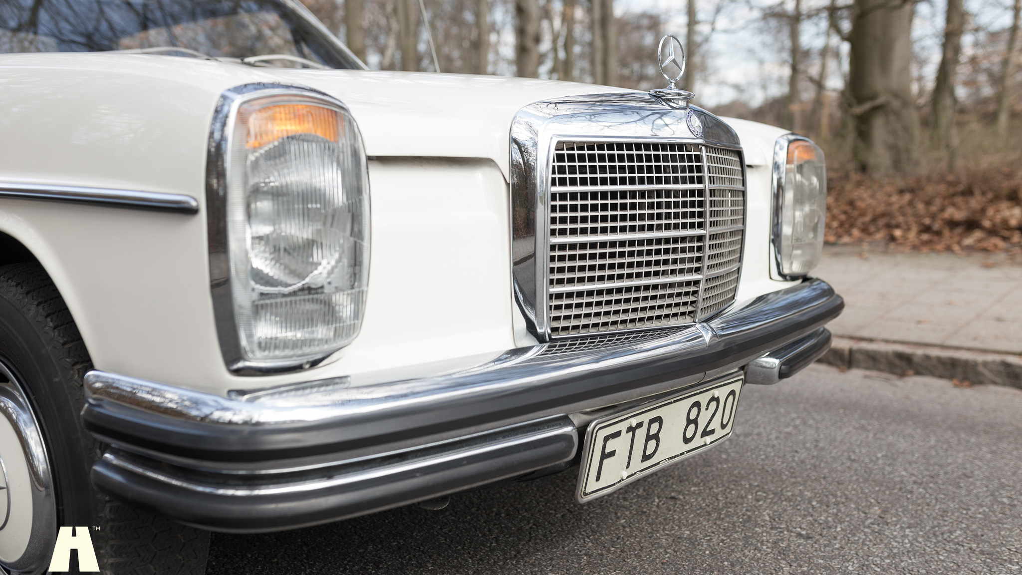 Exterior image of 1970 Mercedes 250 CE