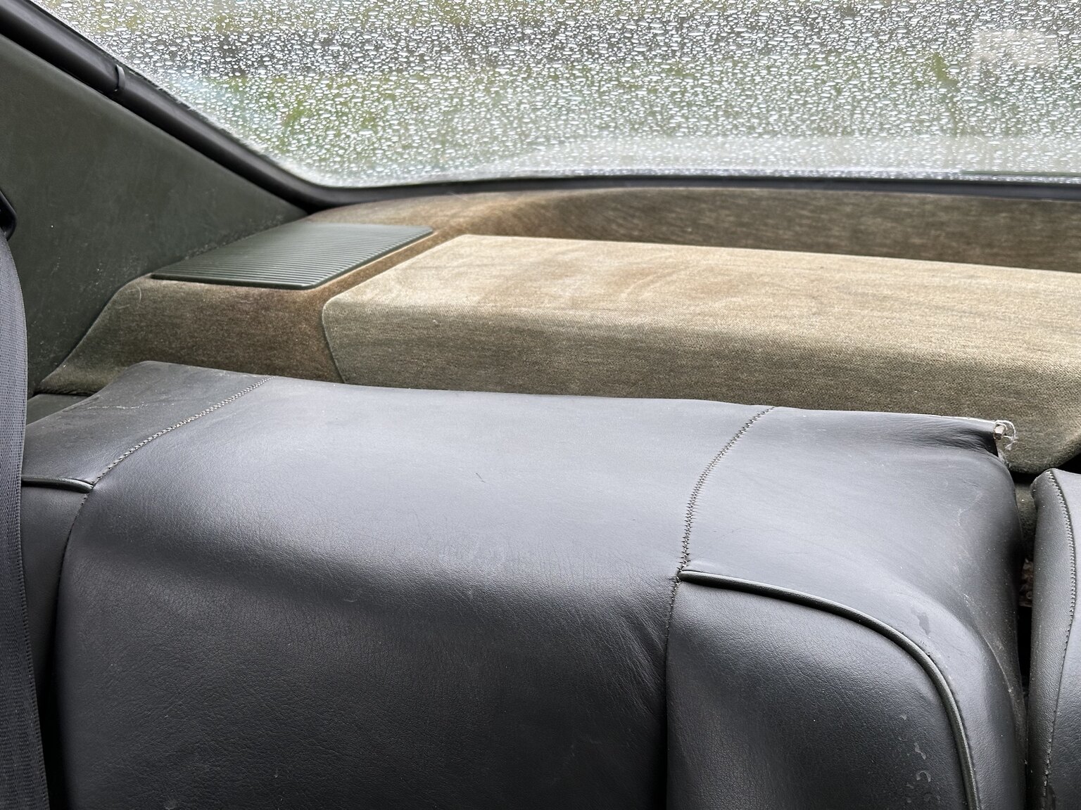 Interior image of 1983 Mercedes-Benz 500 SEC