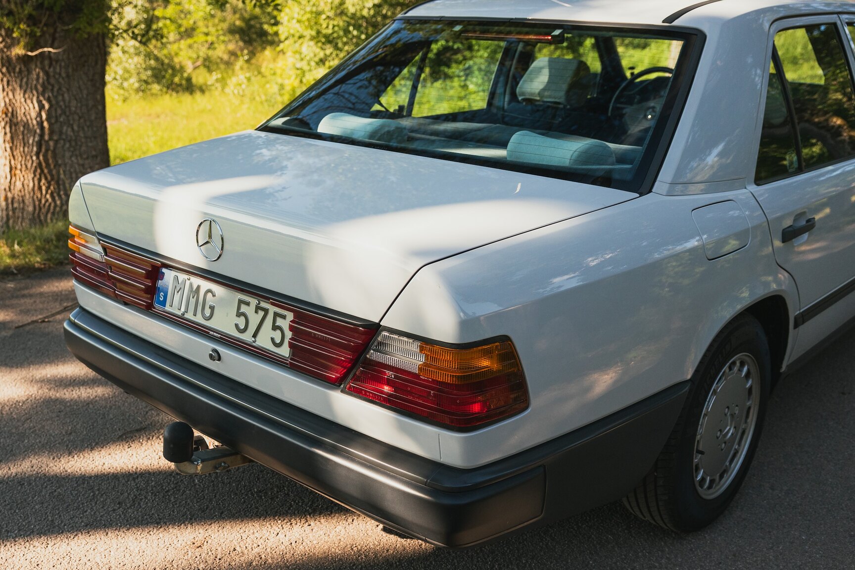 Exteriörbild på 1987 Mercedes-Benz 230E