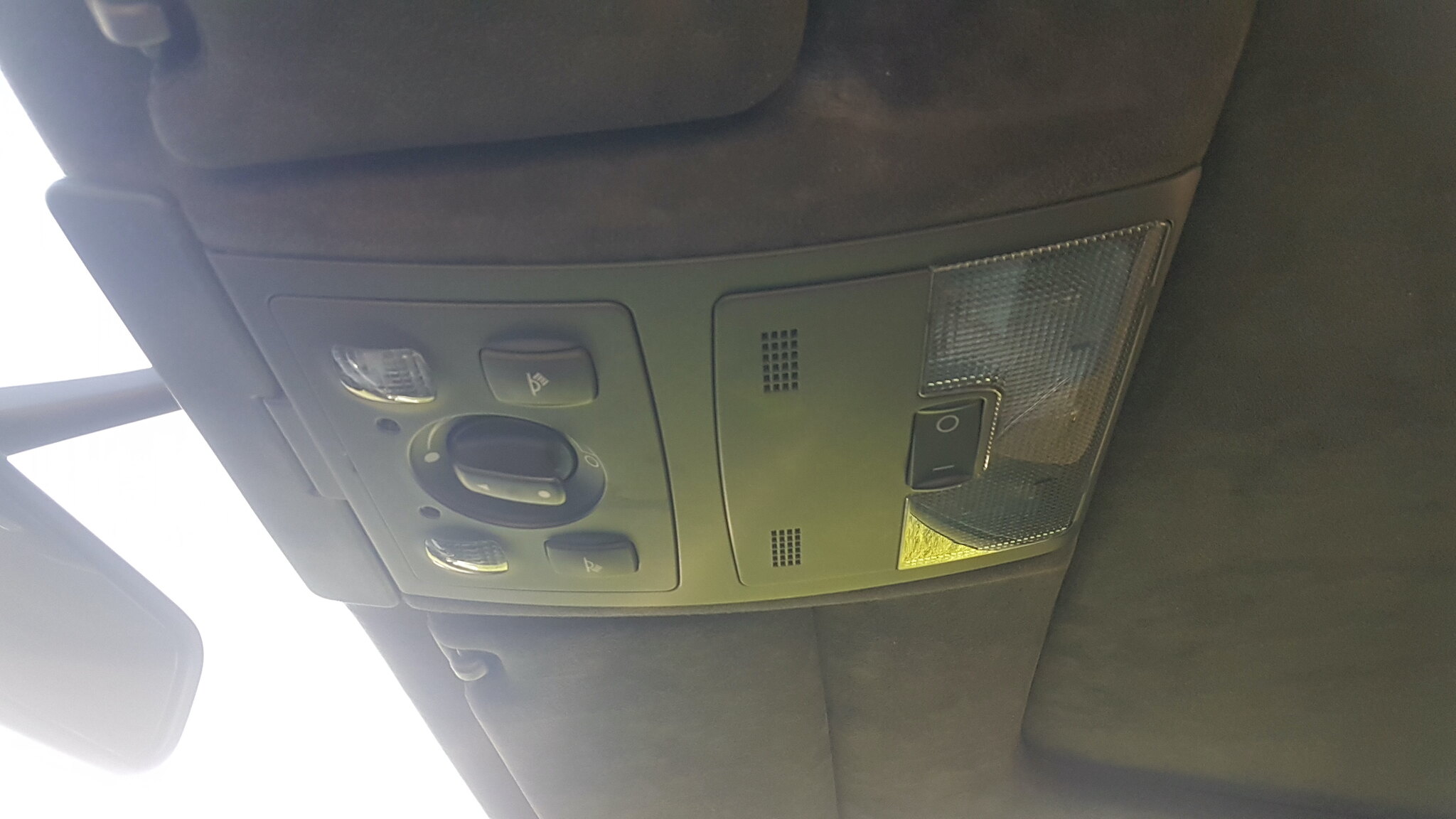 Interior image of 2000 Audi S6 Avant