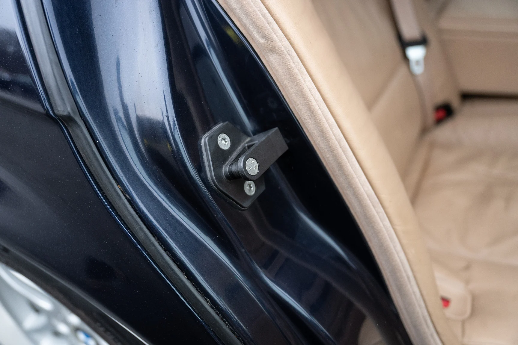 Interior image of 1996 BMW 740 iA - NO RESERVE (43)