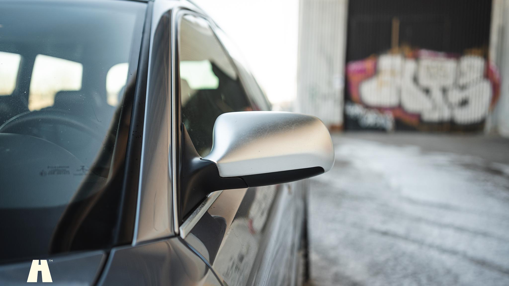 Exterior image of 2001 Audi RS4 B5 (40)