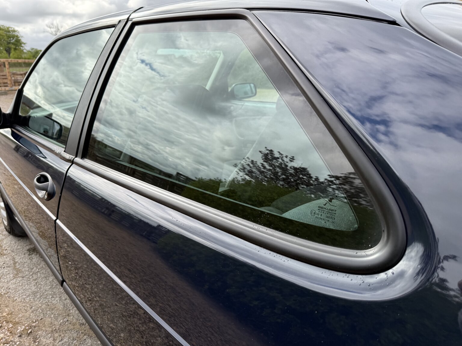 Exterior image of 1997 SAAB 900