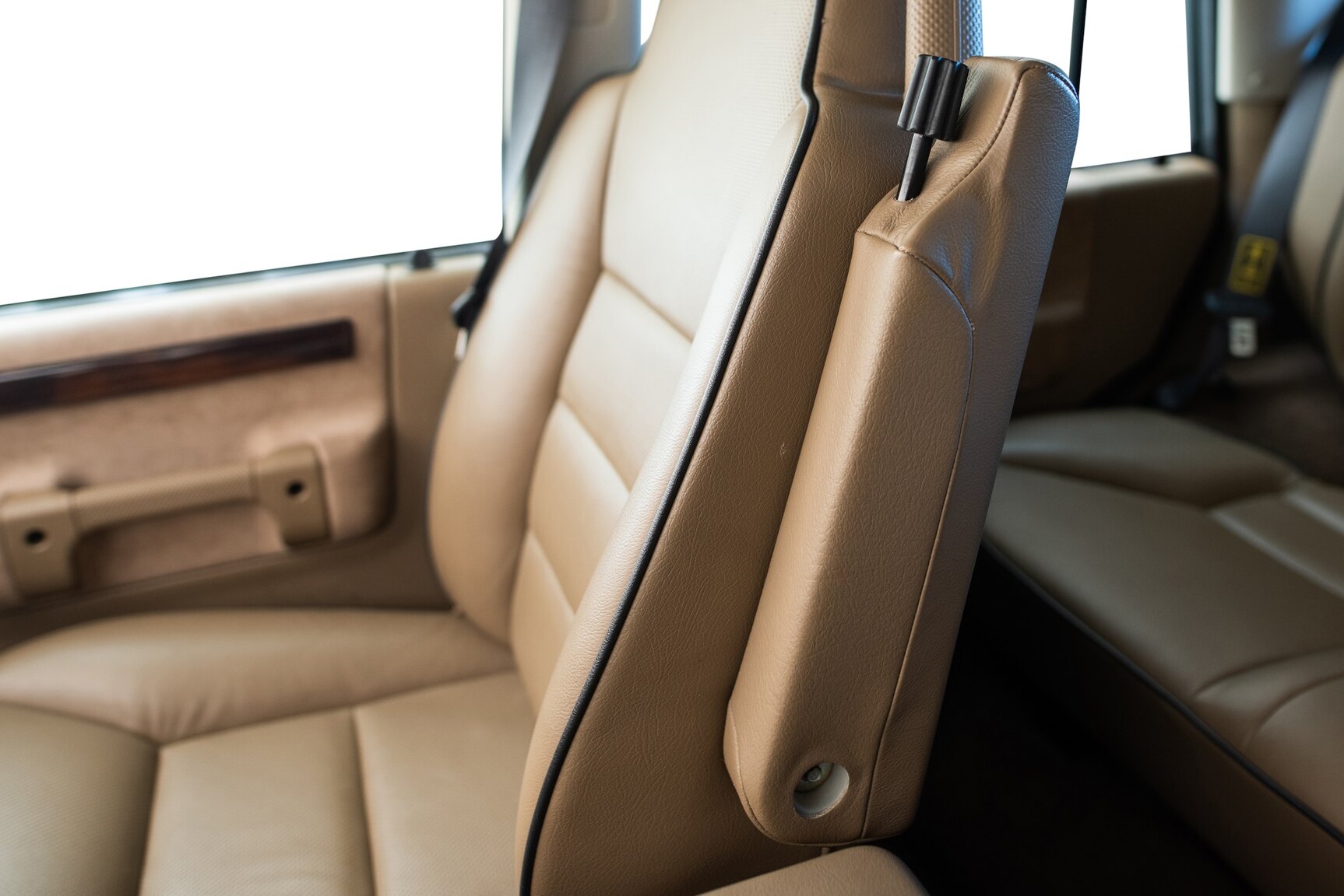 Interior image of 1999 Land Rover Discovery 4.0 V8