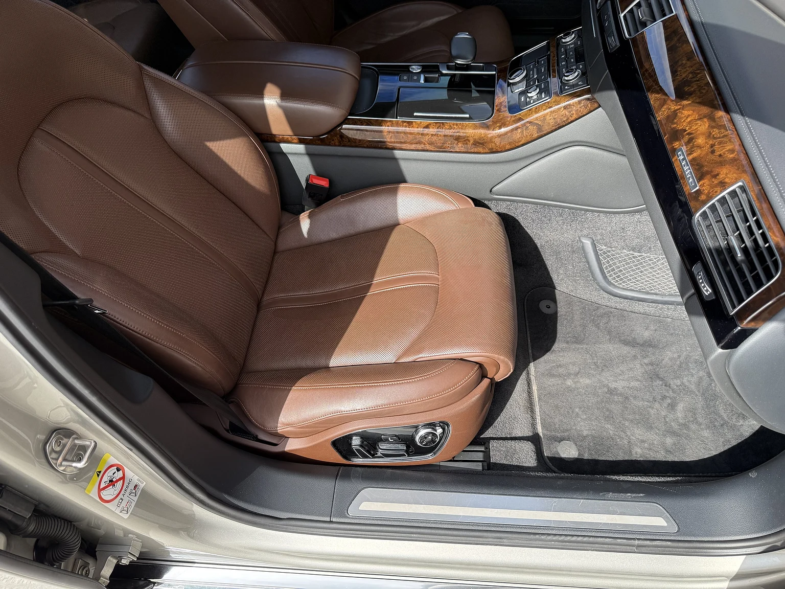 Interiörbild 2014 Audi A8 4.0 TFSI (96)