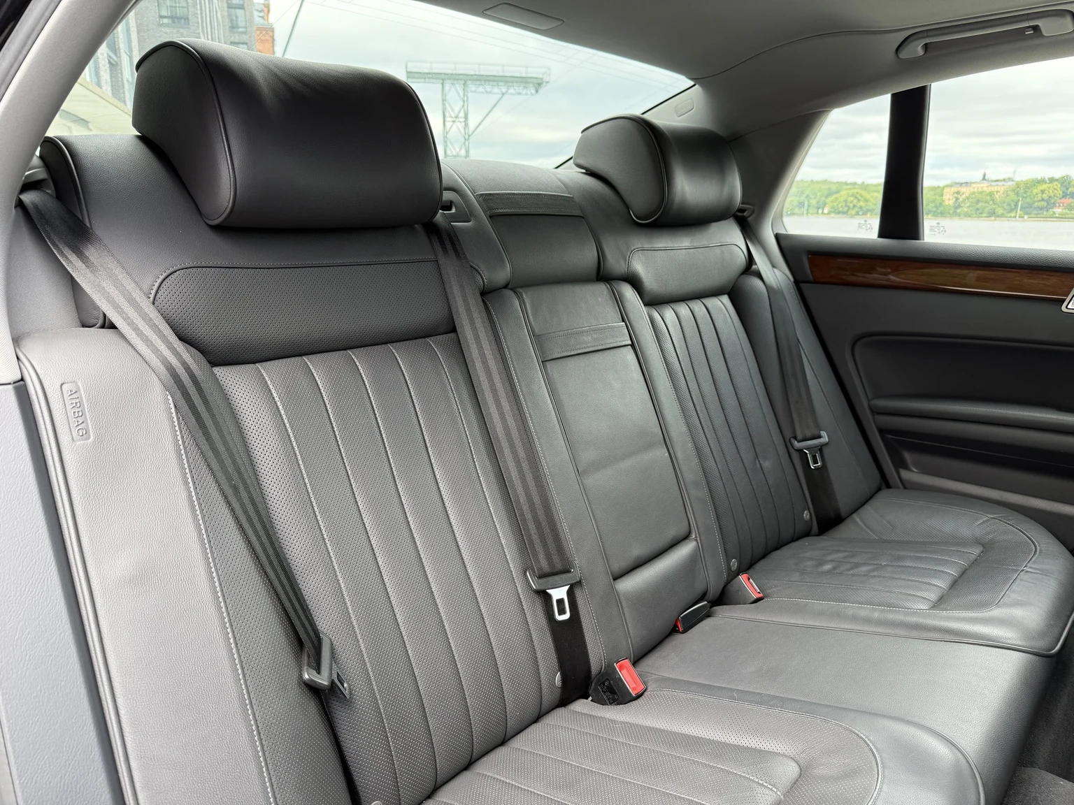 Innenraumfoto von 2013 Volkswagen Phaeton 3.0 TDI (70)