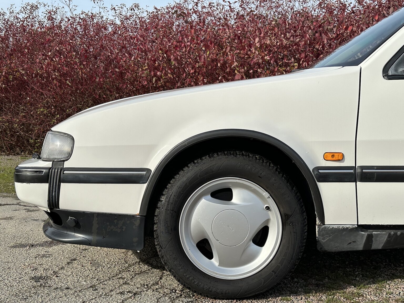 Exterior image of 1996 SAAB 9000