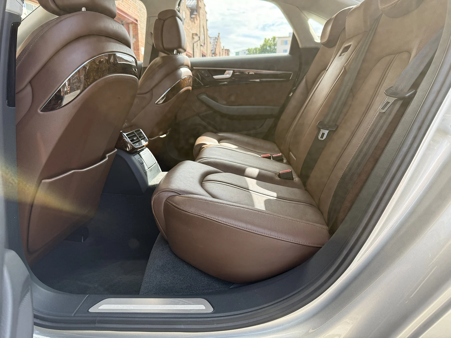 Innenraumfoto von 2014 Audi A8 4.0 TFSI (63)