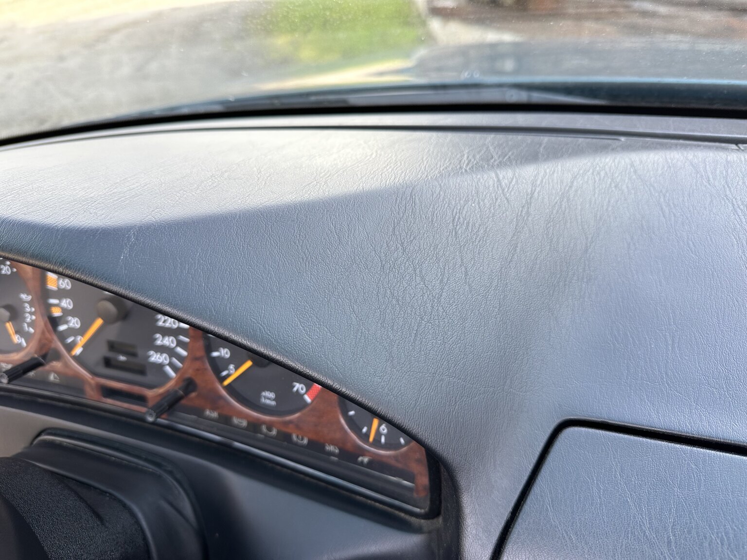 Innenraumfoto von 1995 Mercedes-Benz SL 500