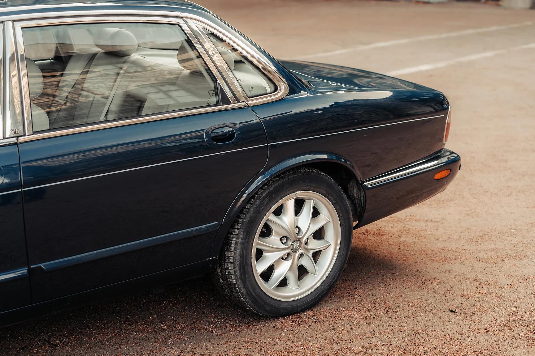 Exterior image of 2001 Jaguar  Xj 4,0 Sovereign (46)