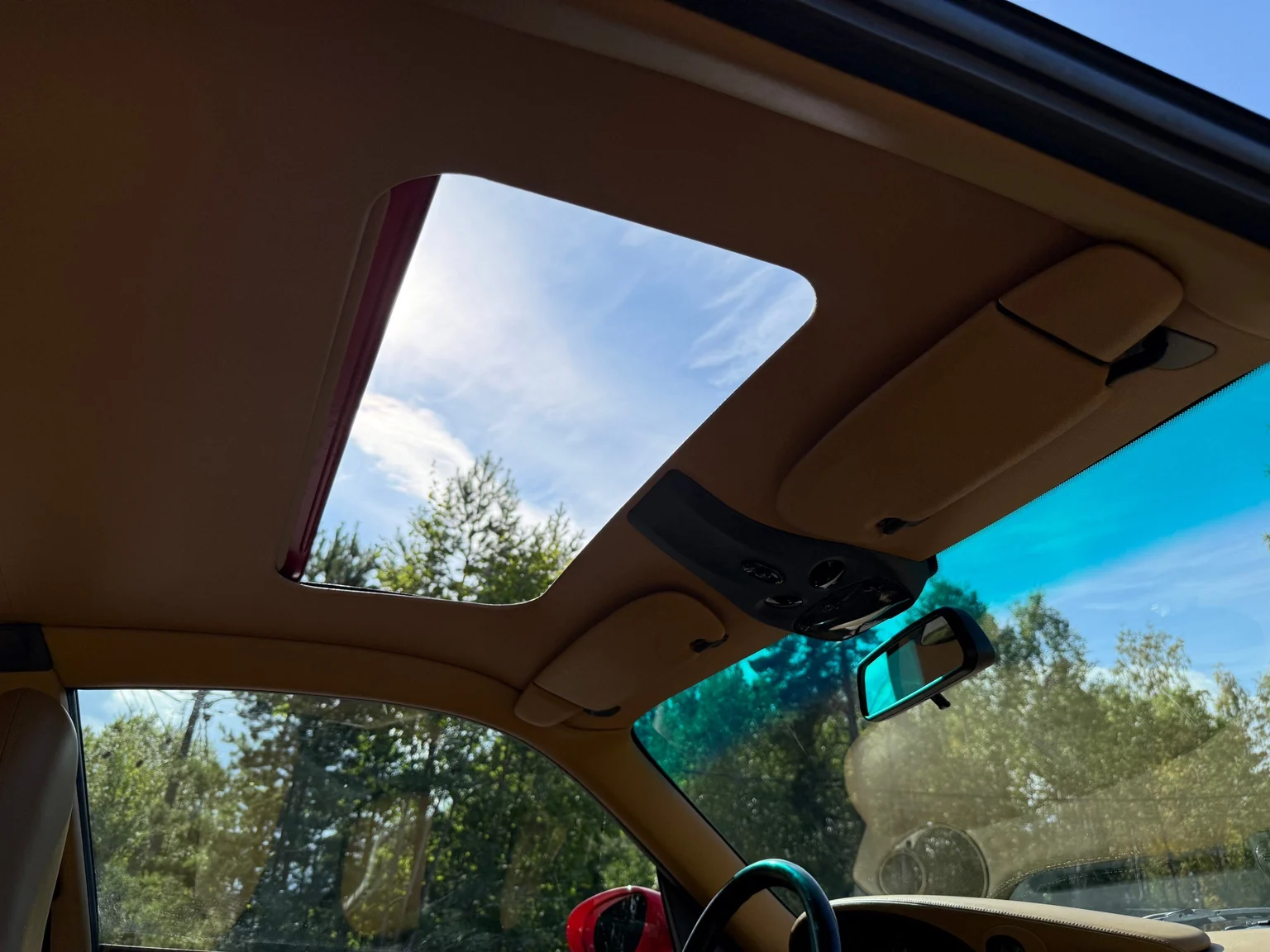 Interior image of 1998 Porsche 911 Carrera (48)