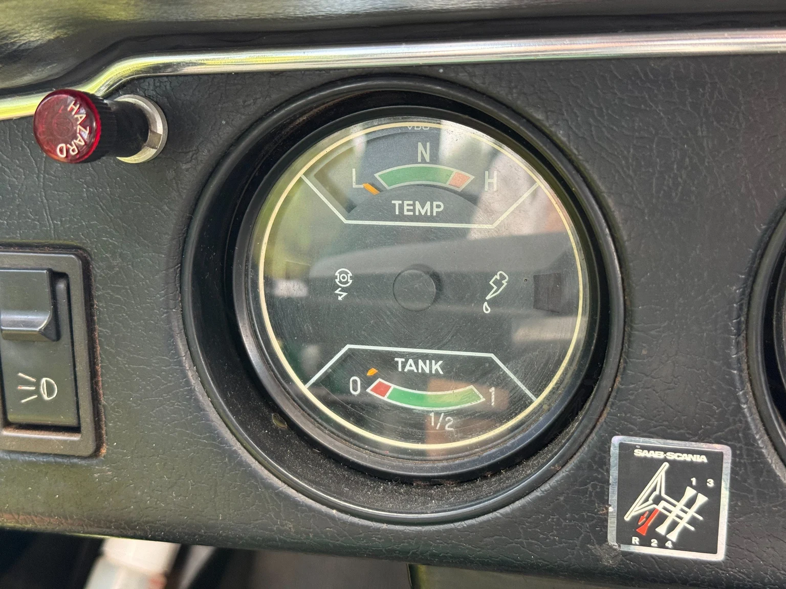 Innenraumfoto von 1975 Saab 95 V4 kombi - 7-sits (10)