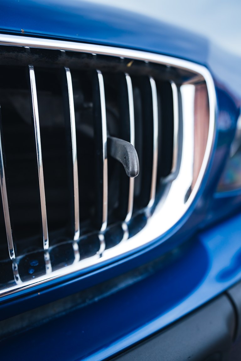 Exterior image of 2003 BMW 330i