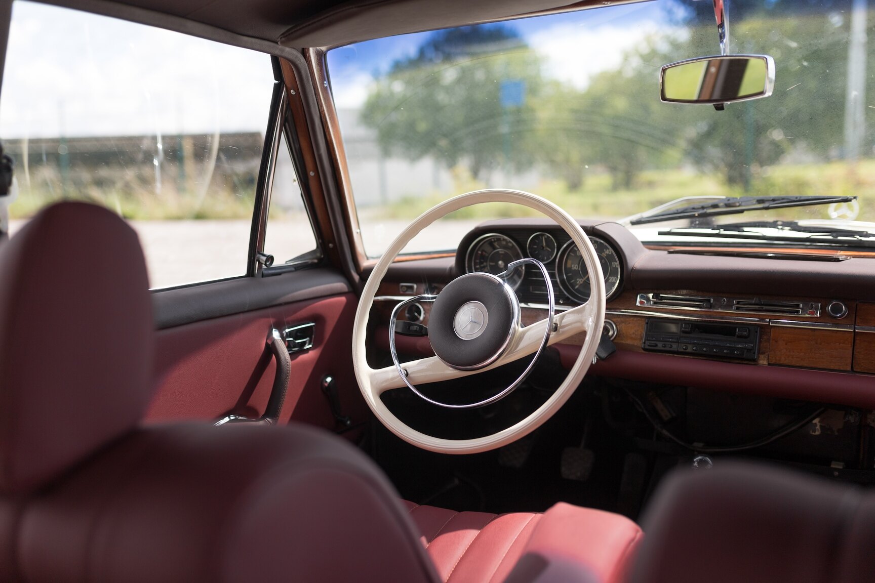 Interiörbild 1966  Mercedes-Benz 250 