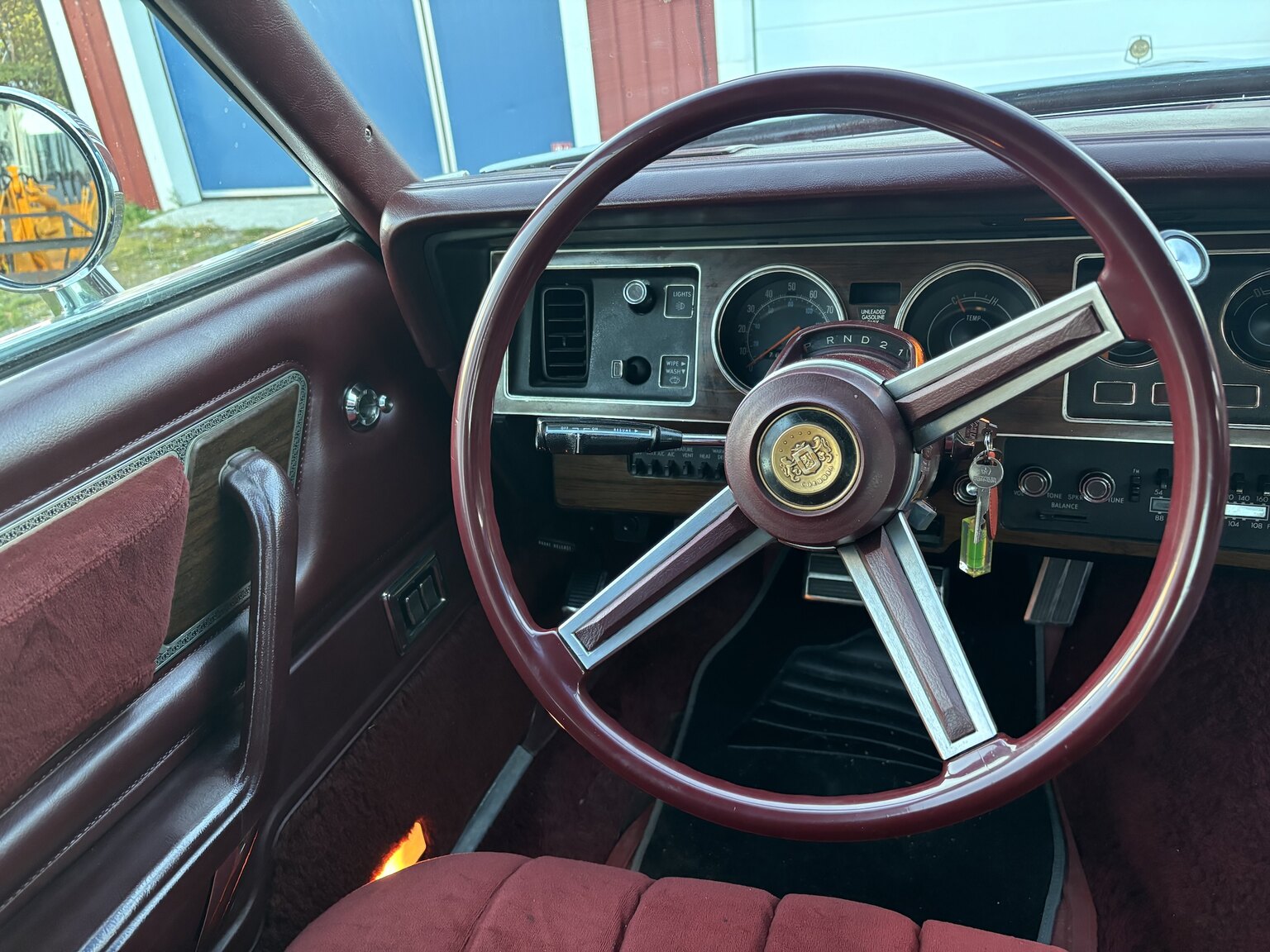 Innenraumfoto von 1976 Chrysler Cordoba
